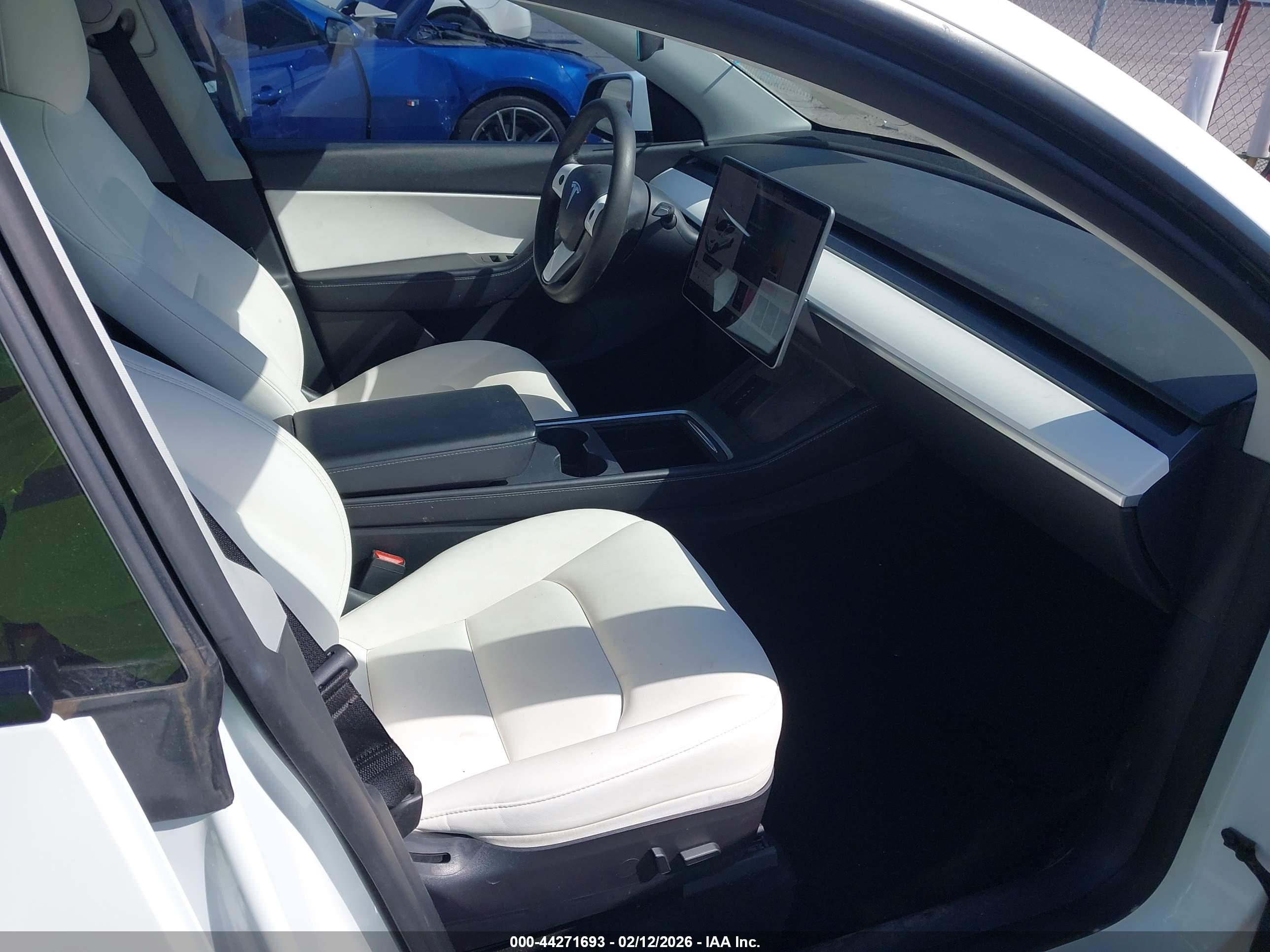 TESLA MODEL image 5