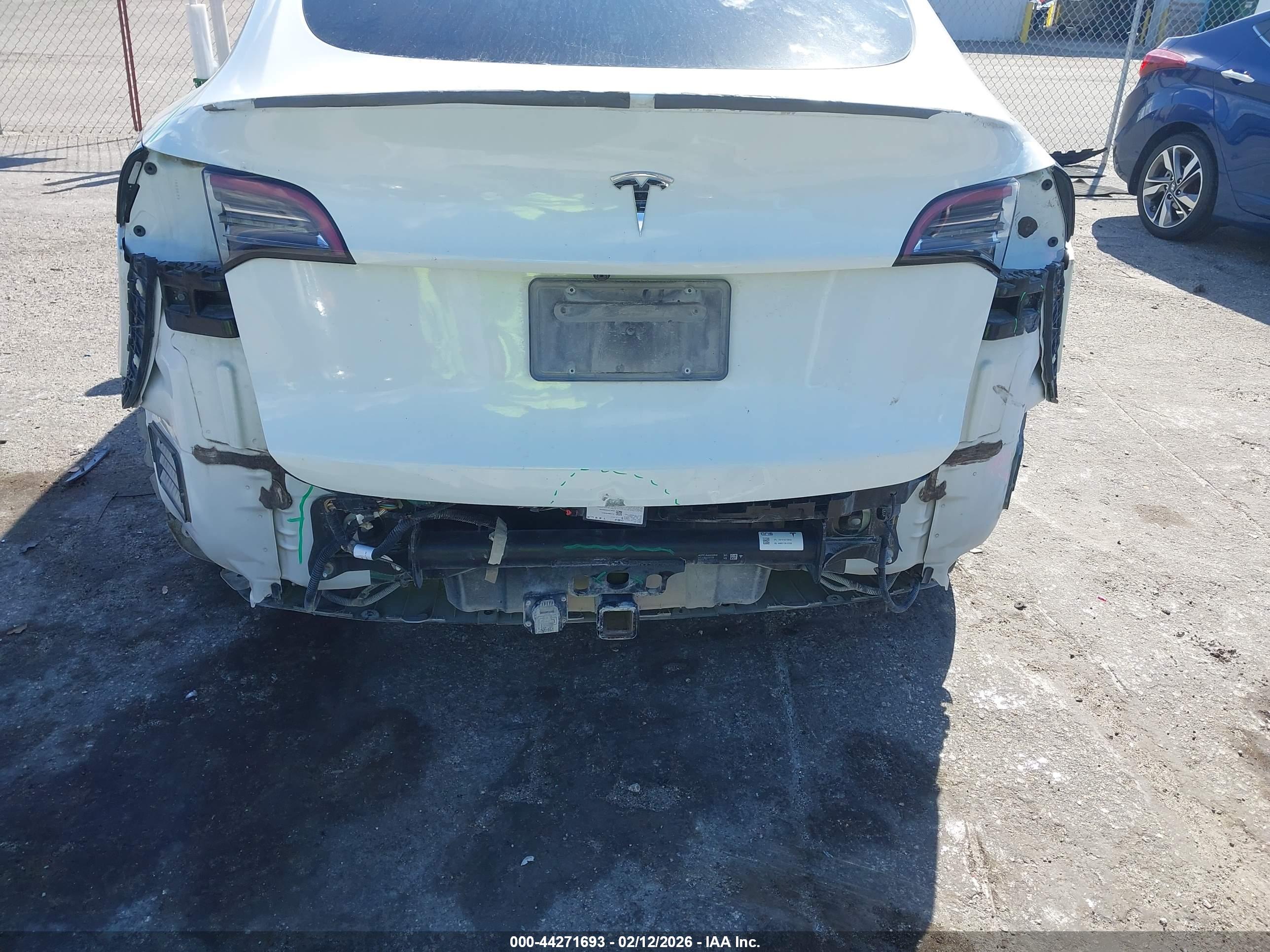 TESLA MODEL image 6