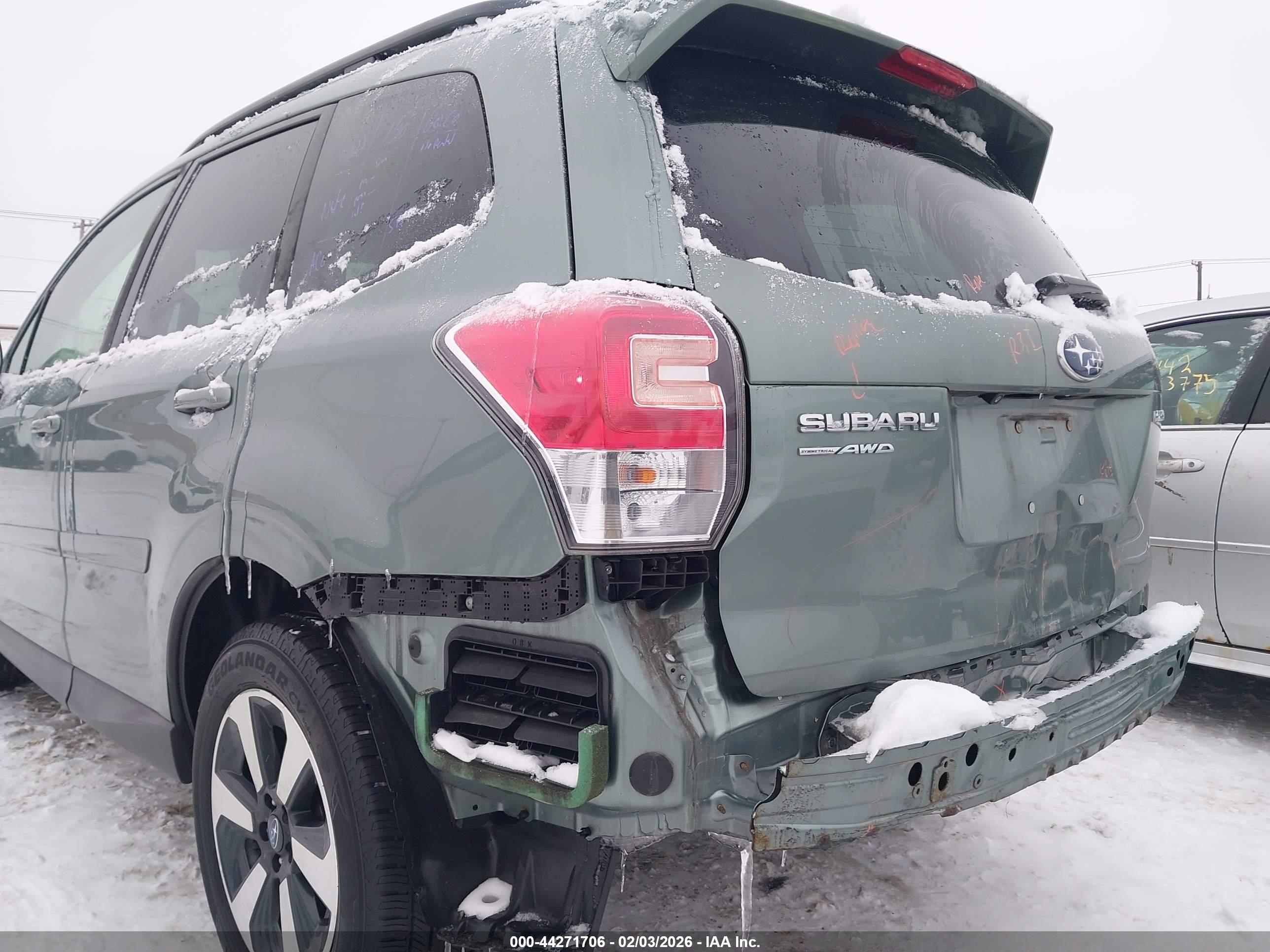 SUBARU FORESTER image 6