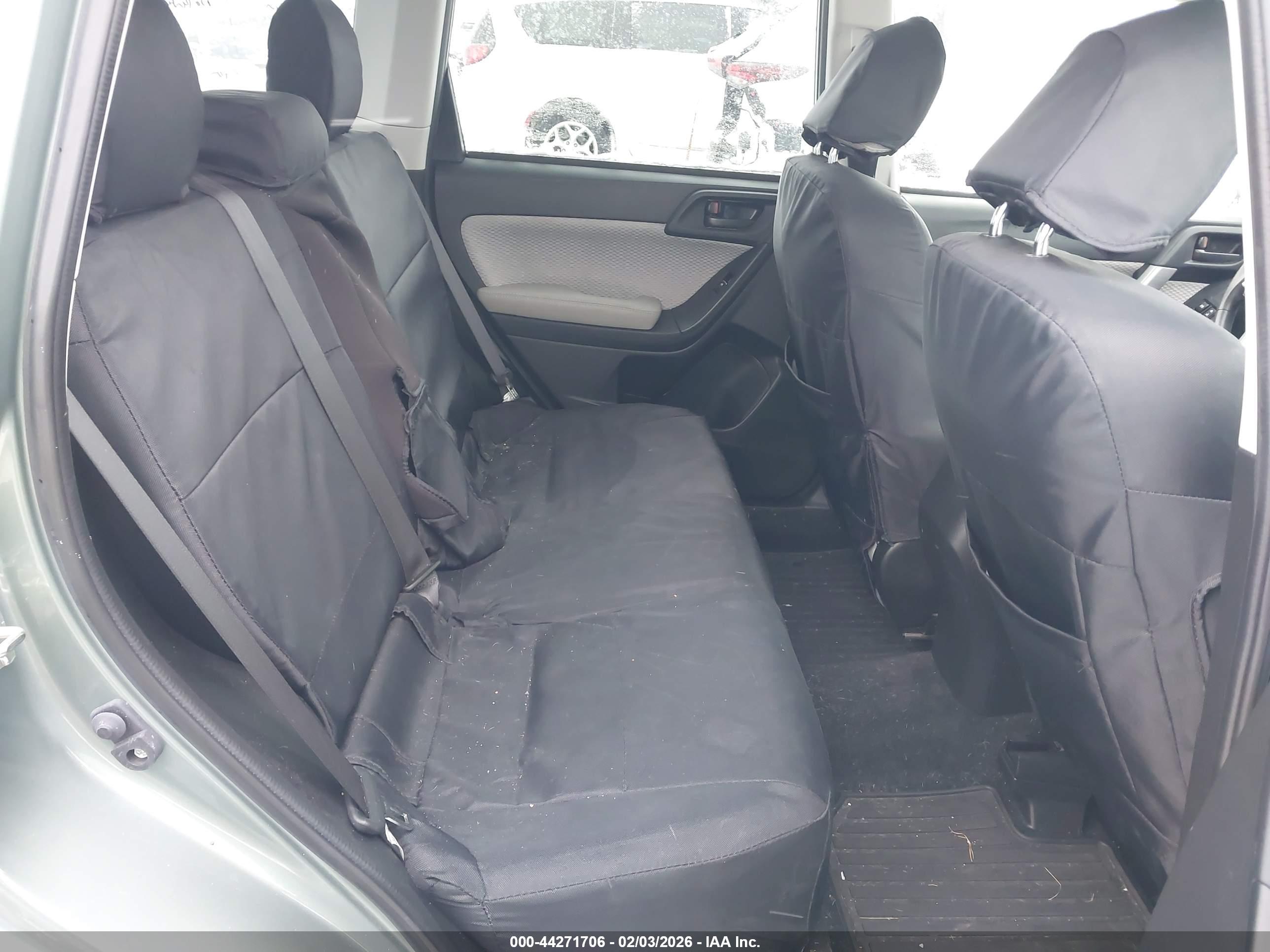 SUBARU FORESTER image 8