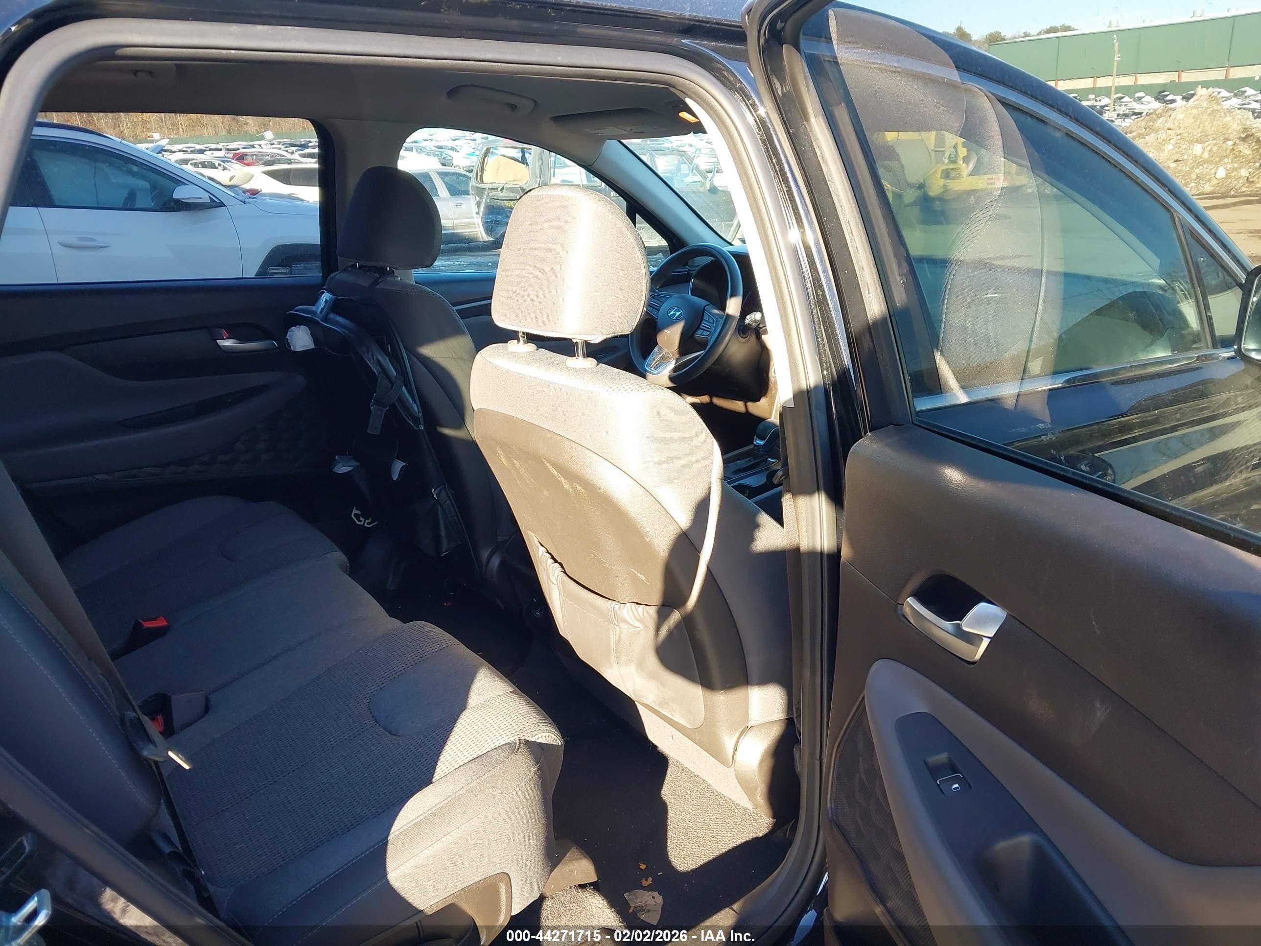 HYUNDAI SANTA image 8