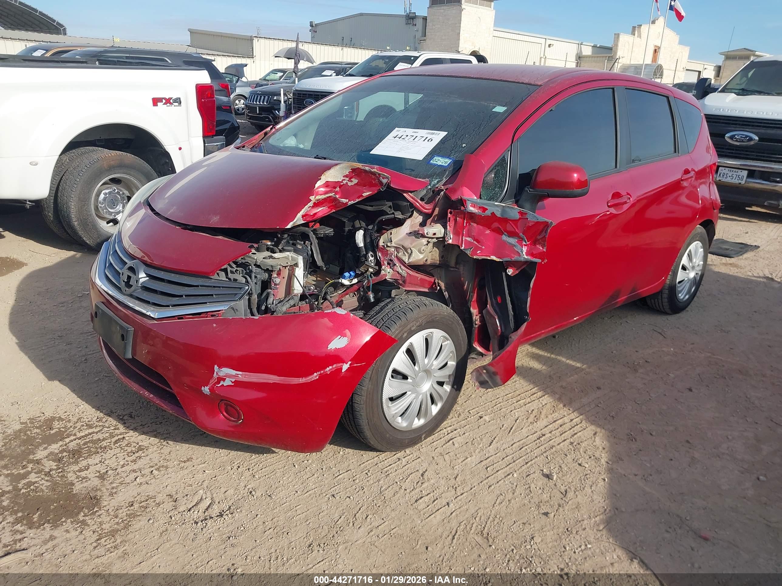 NISSAN VERSA image 2
