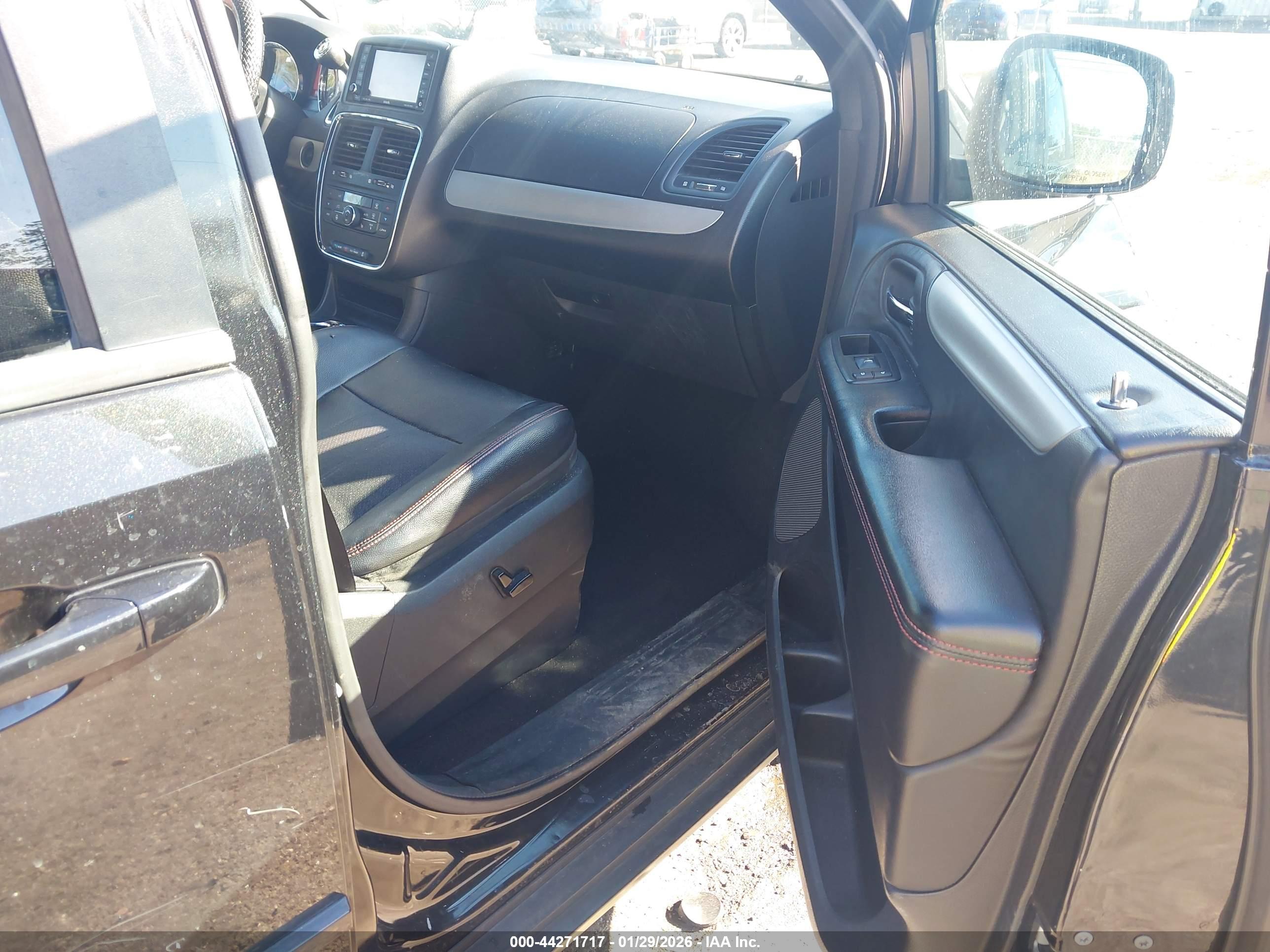 DODGE GRAND image 5