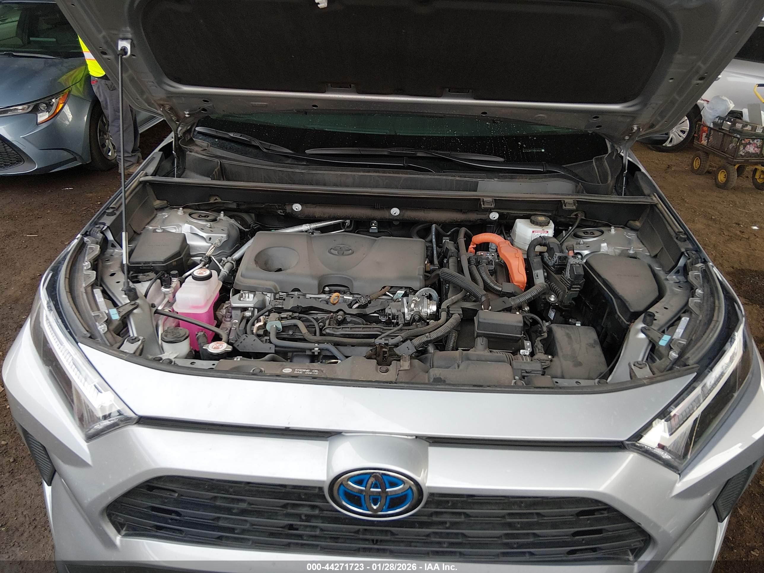 TOYOTA RAV4 image 10