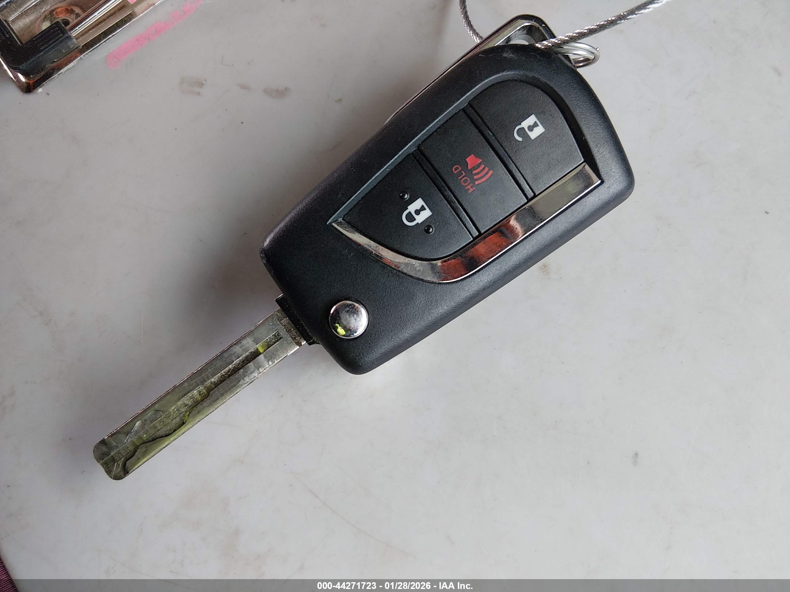 TOYOTA RAV4 image 11