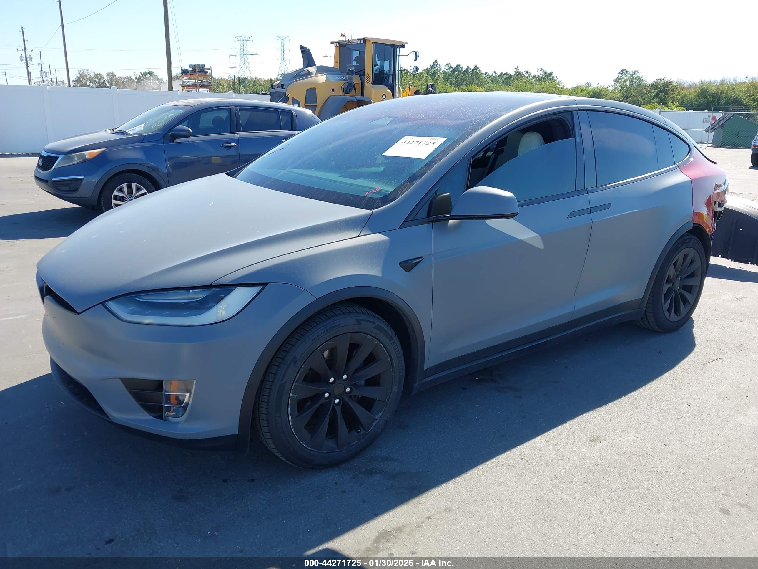 TESLA MODEL image 2