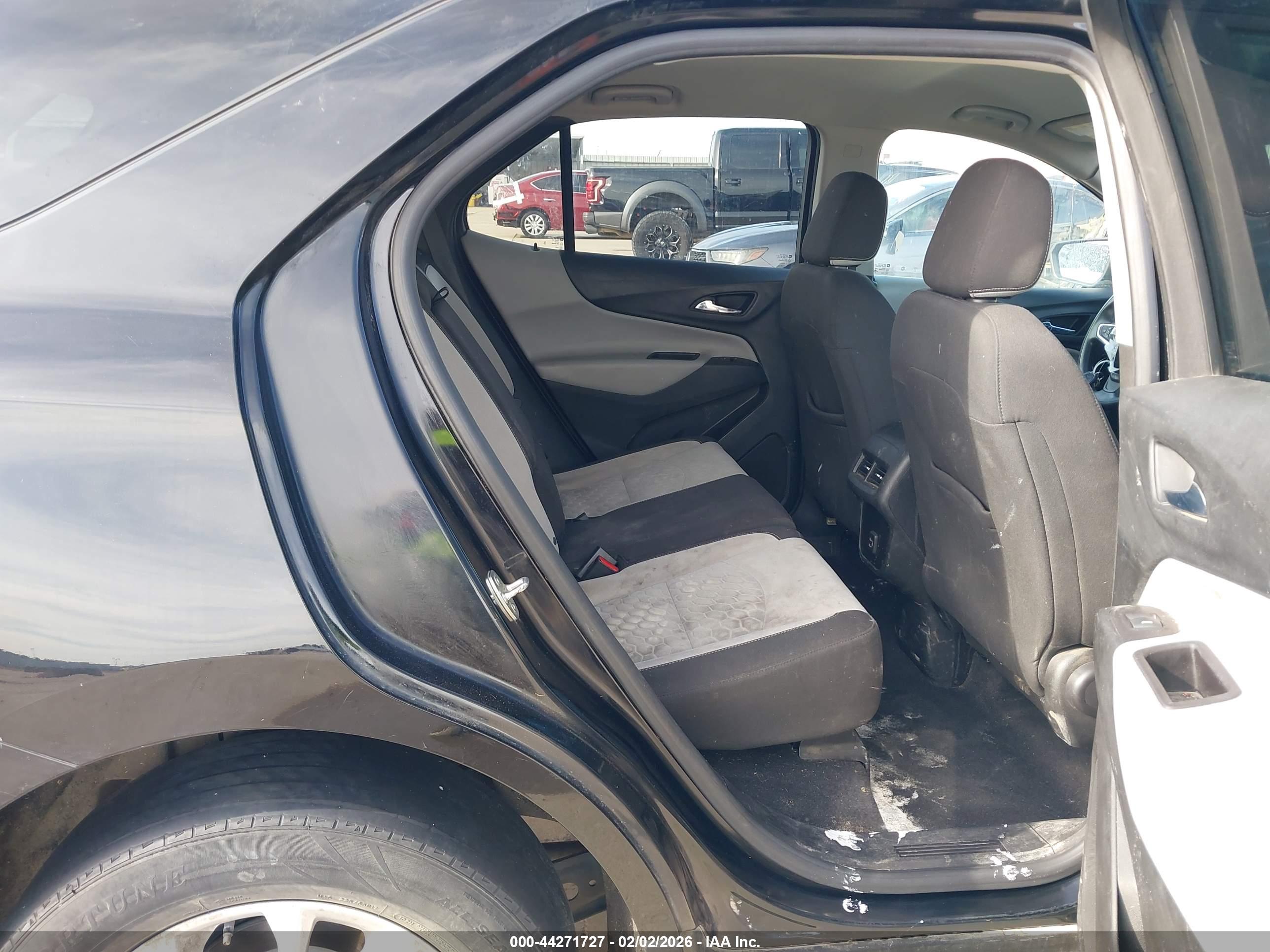 CHEVROLET EQUINOX image 8