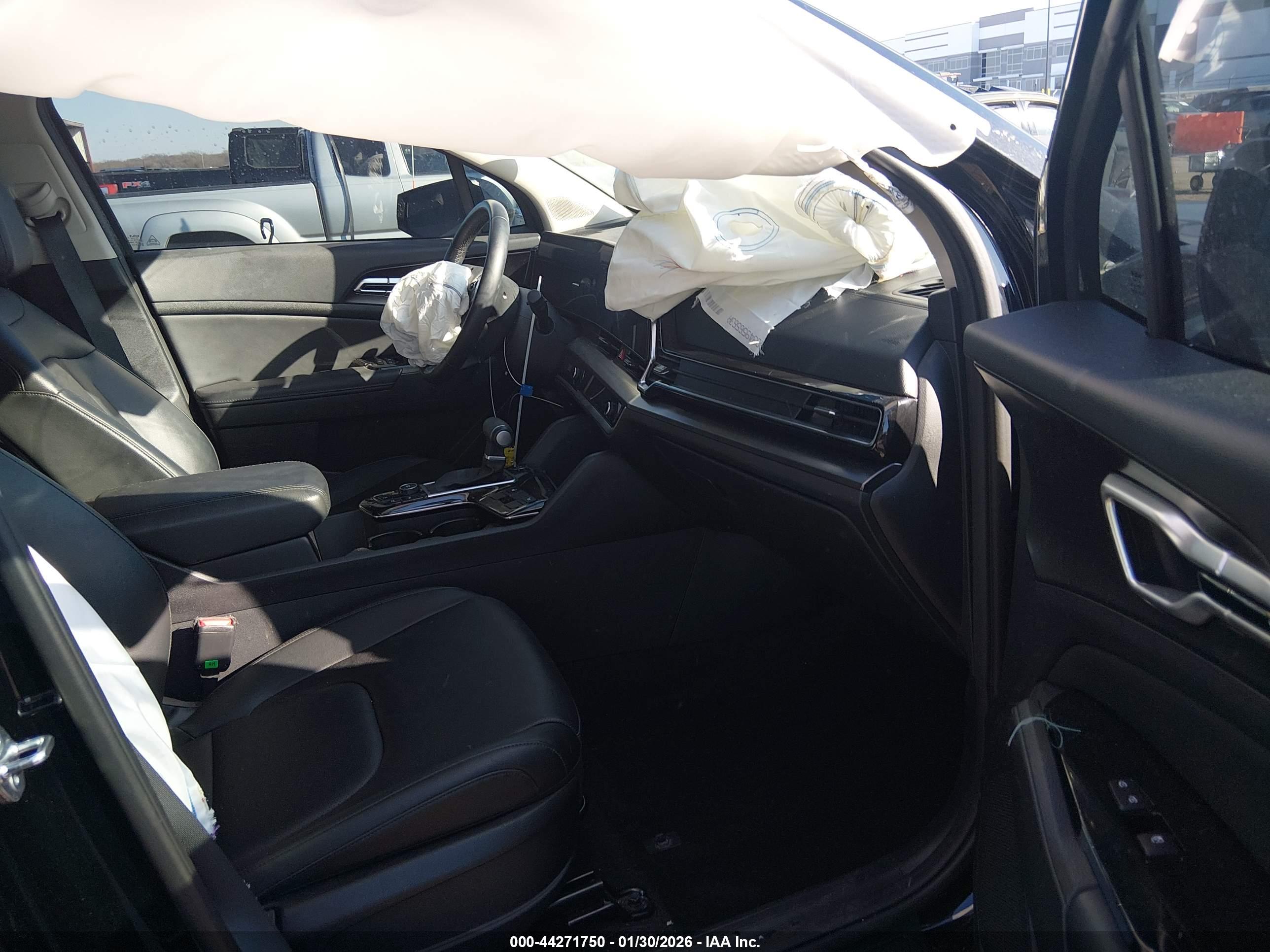 KIA SPORTAGE image 5