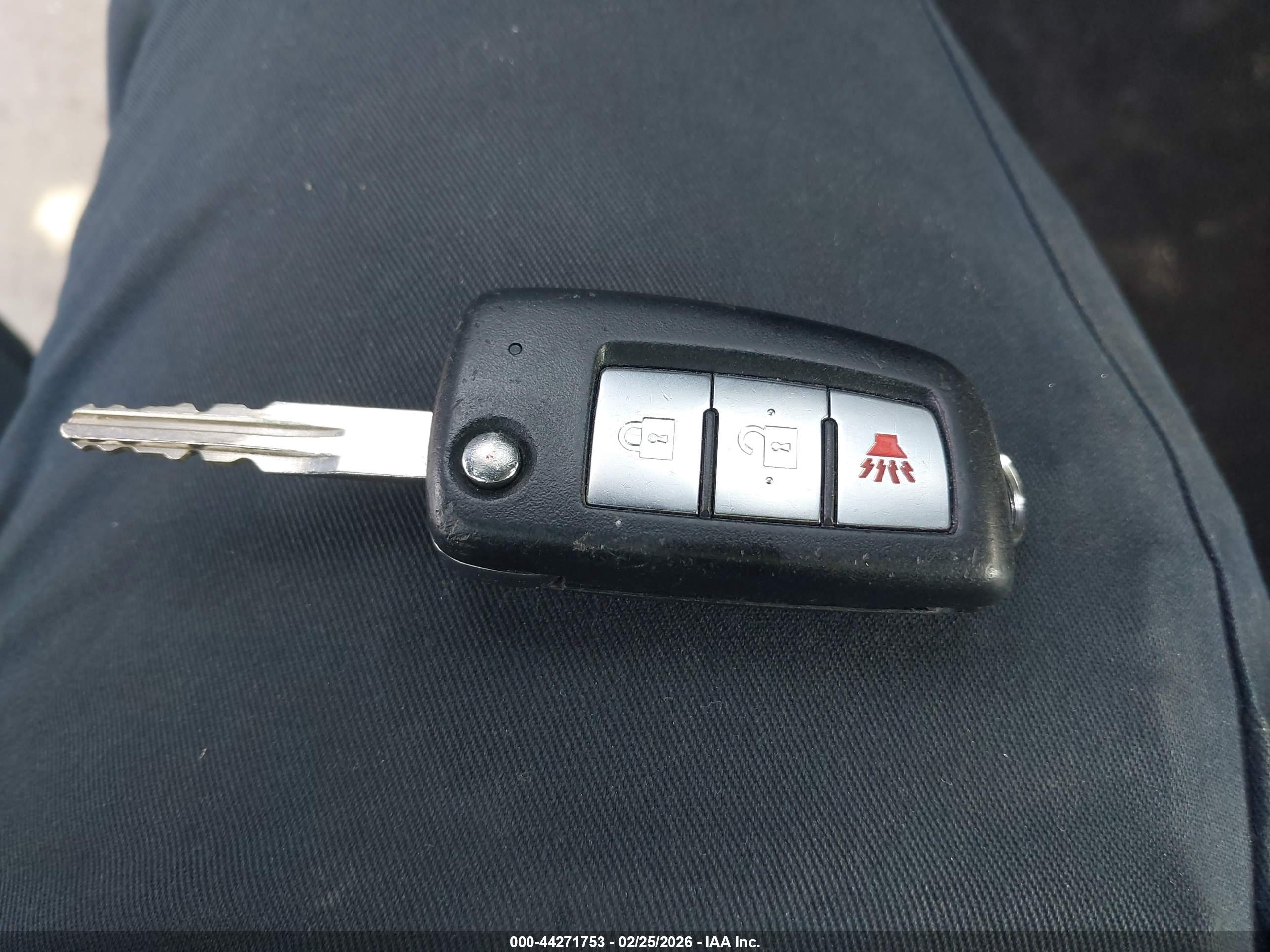 NISSAN ROGUE image 11