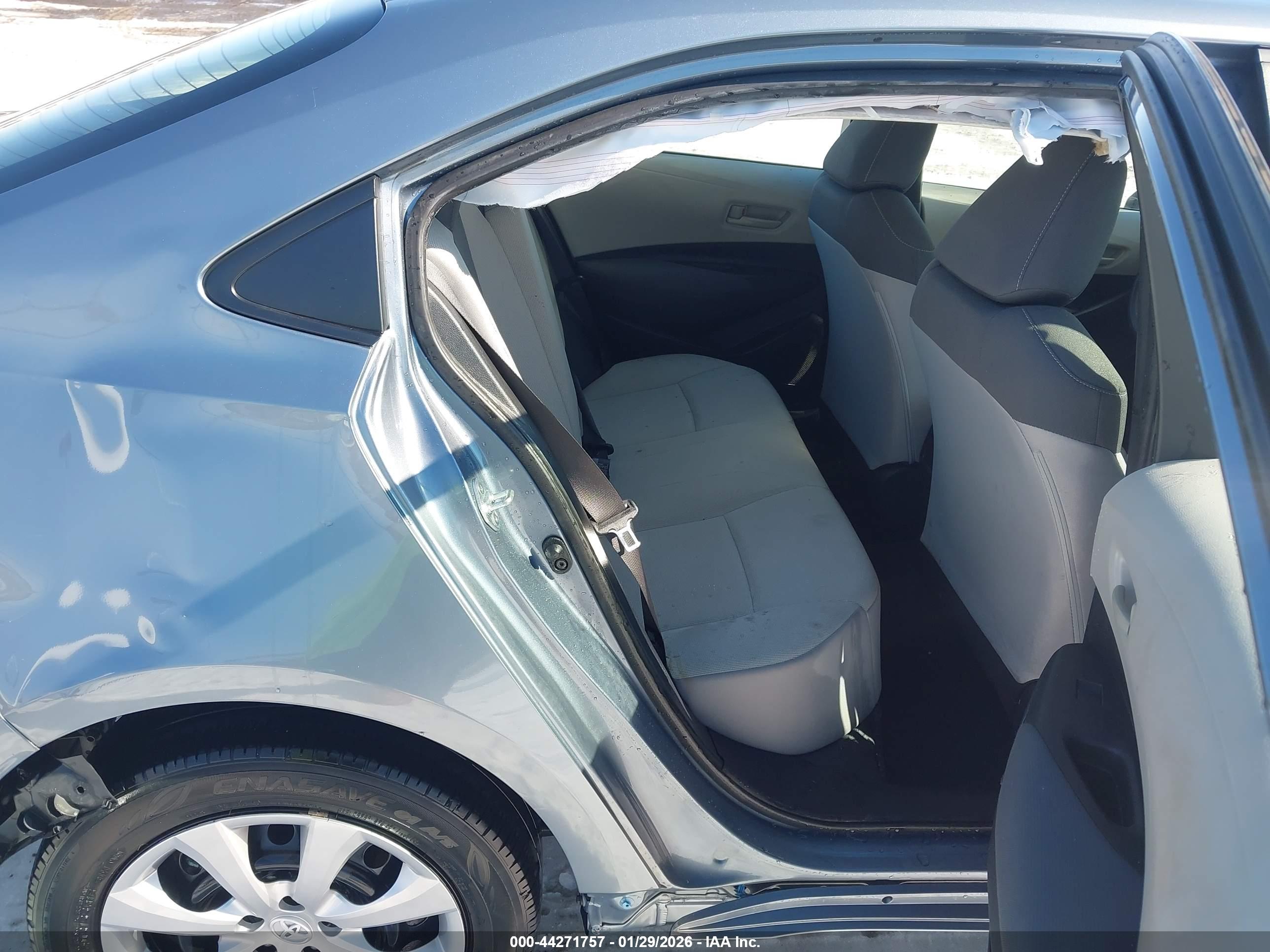 TOYOTA COROLLA image 8