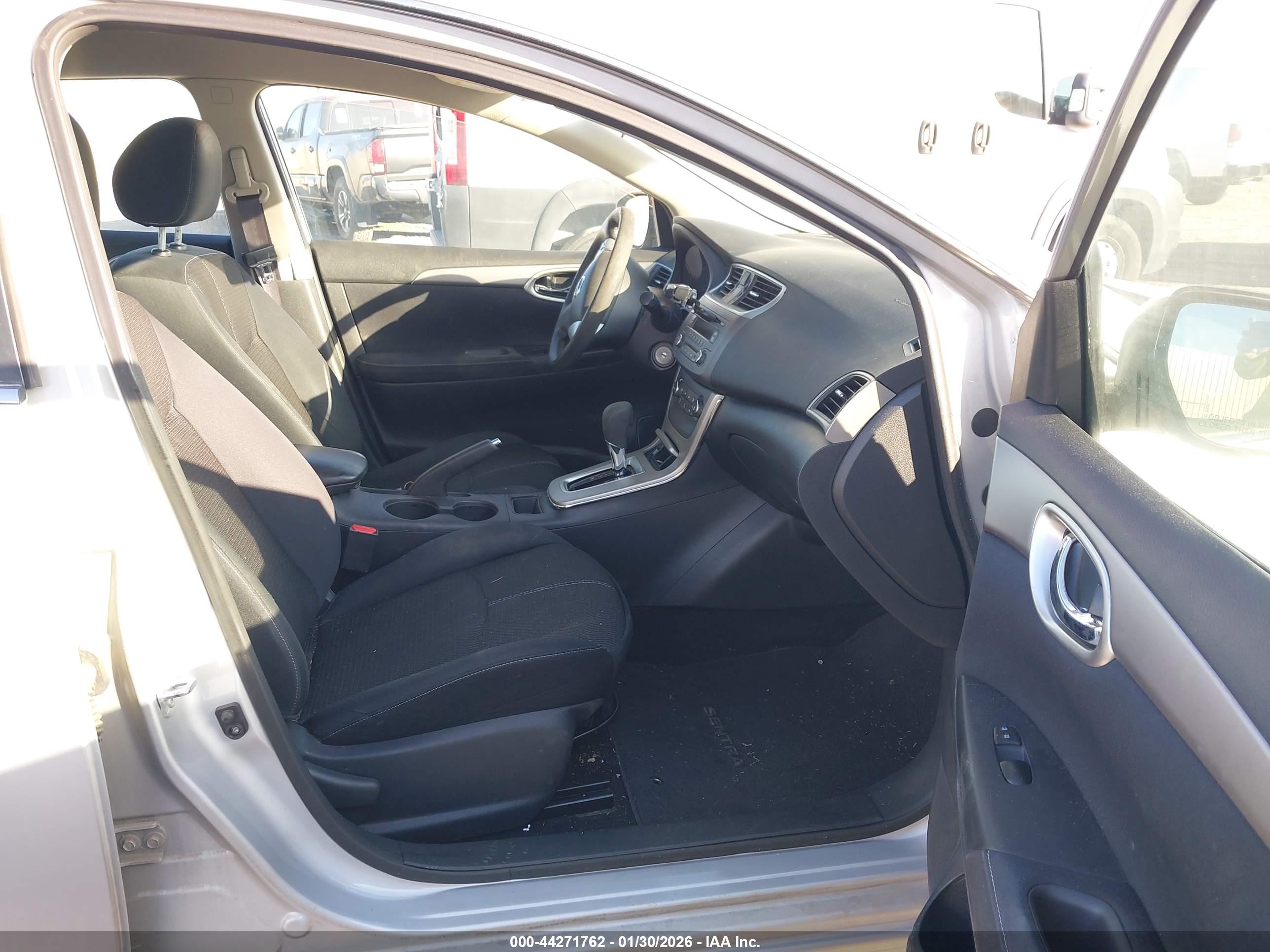 NISSAN SENTRA image 5