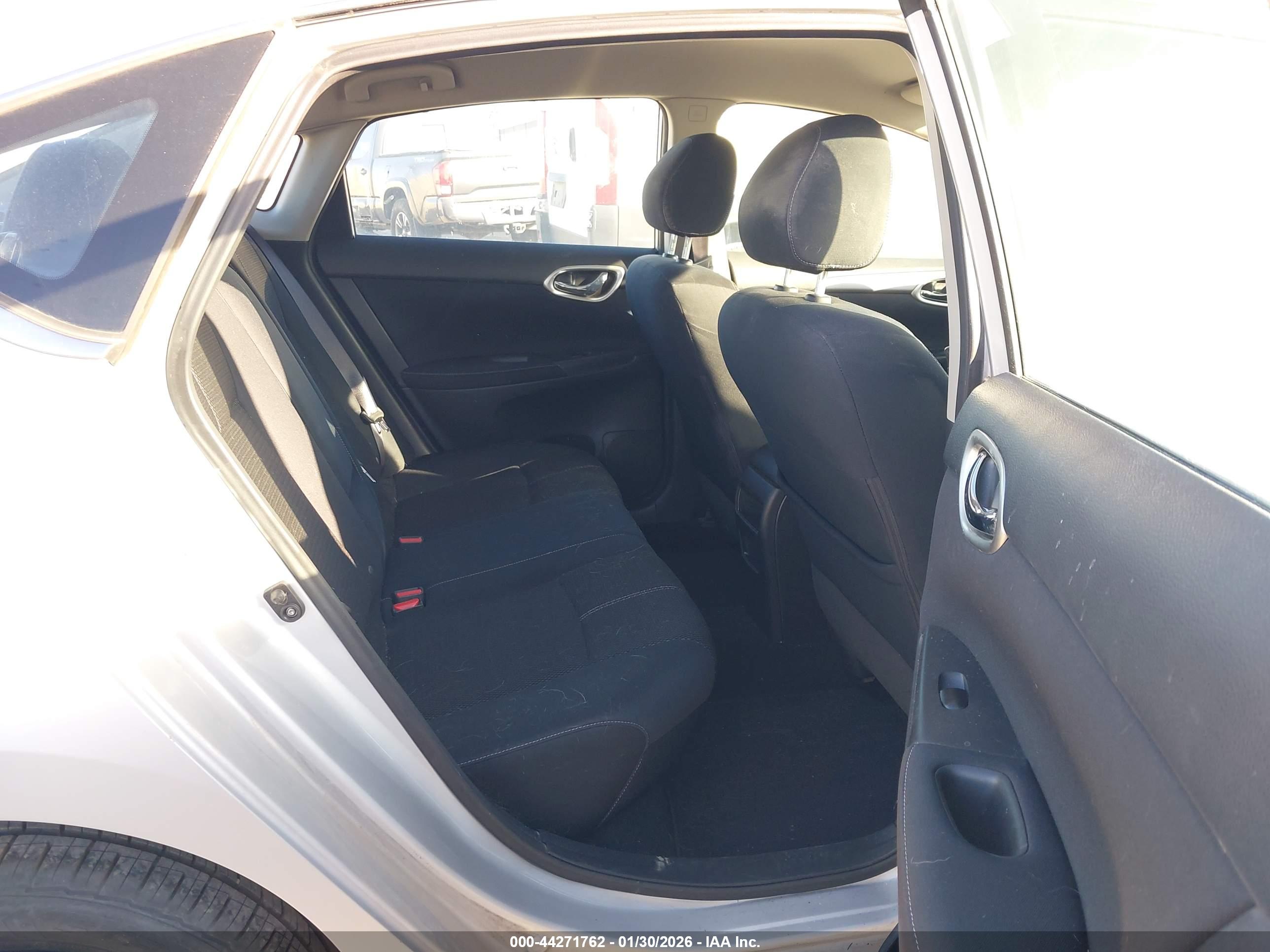 NISSAN SENTRA image 8