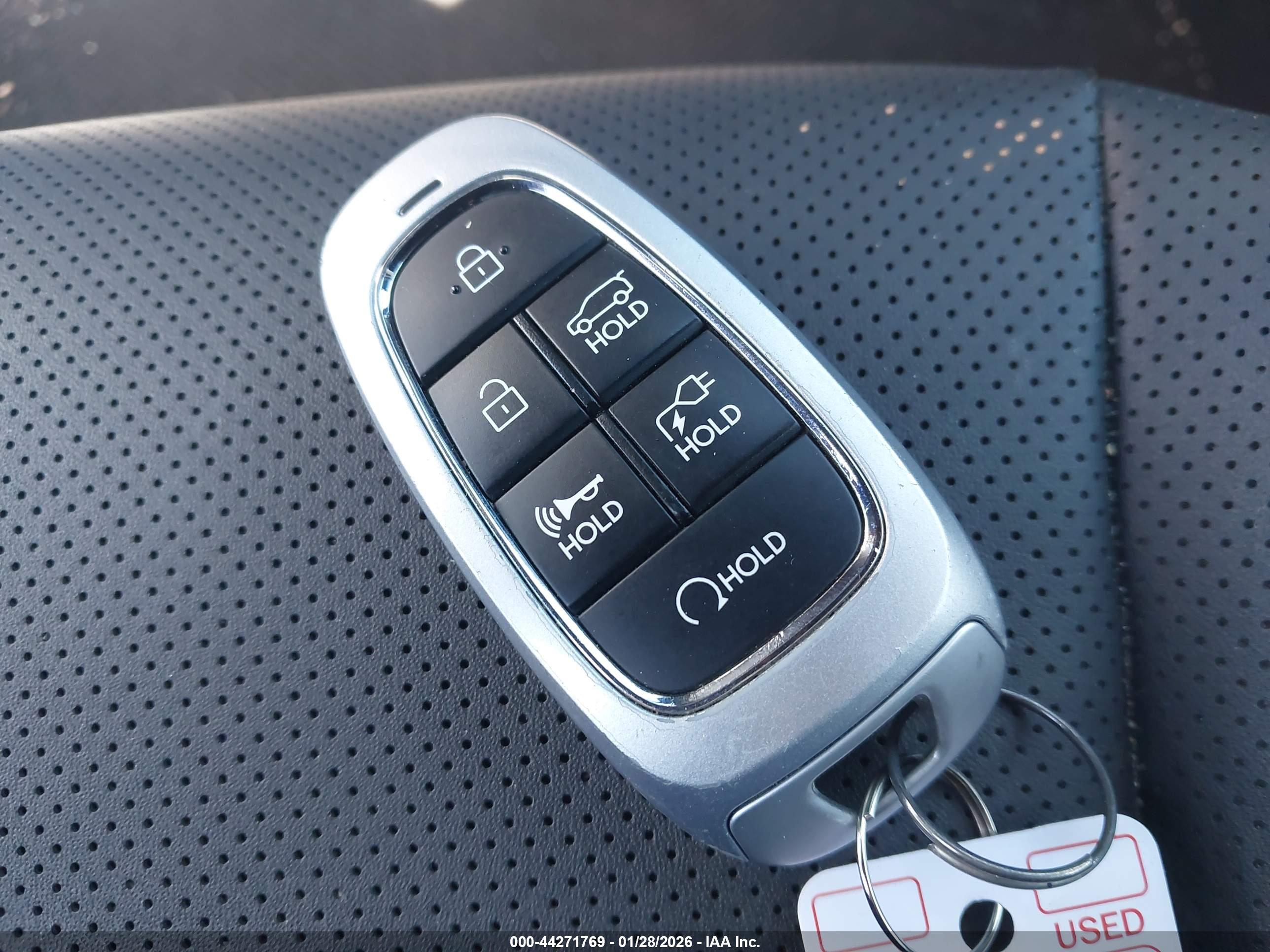 HYUNDAI IONIQ image 11