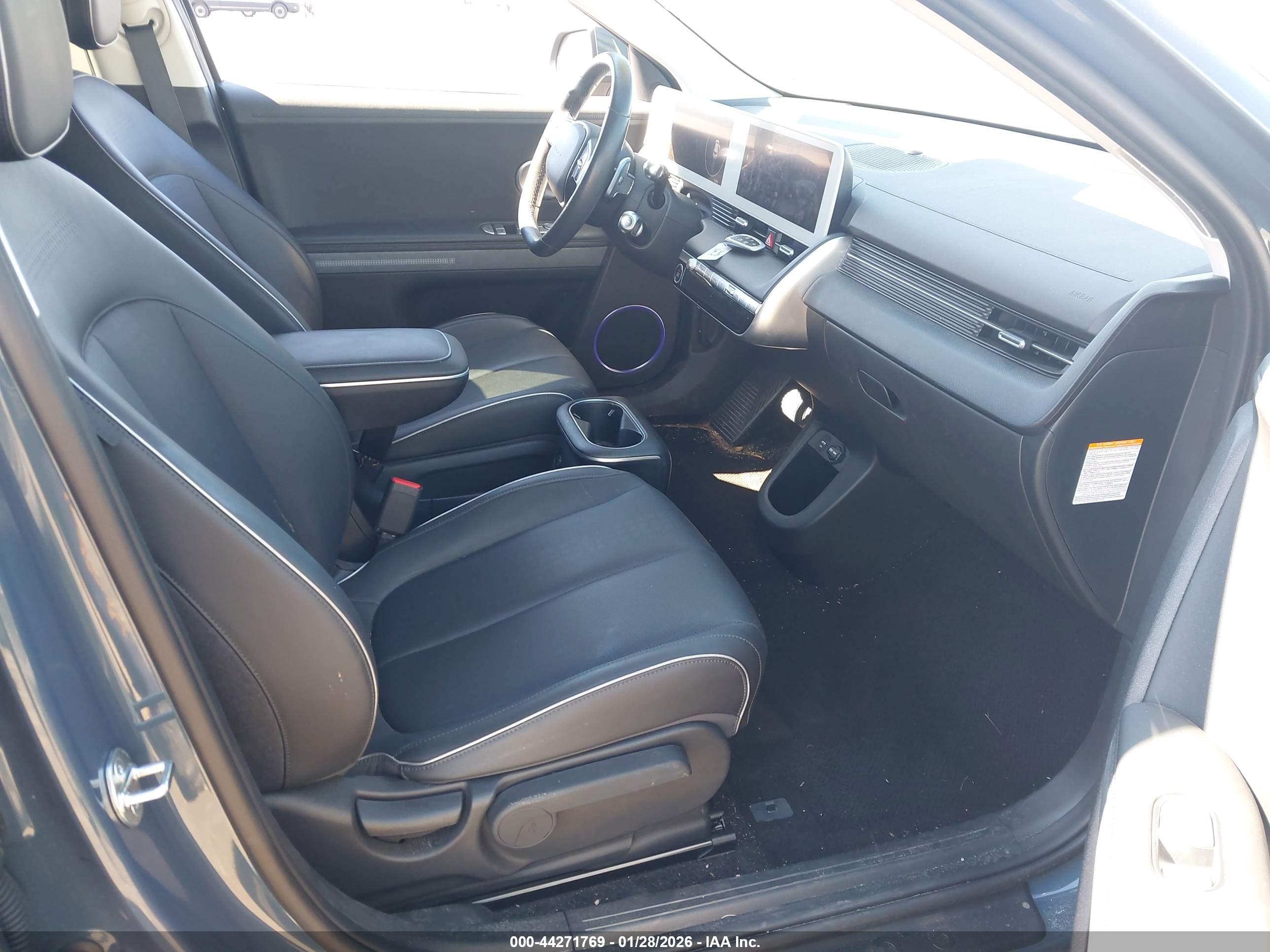 HYUNDAI IONIQ image 5