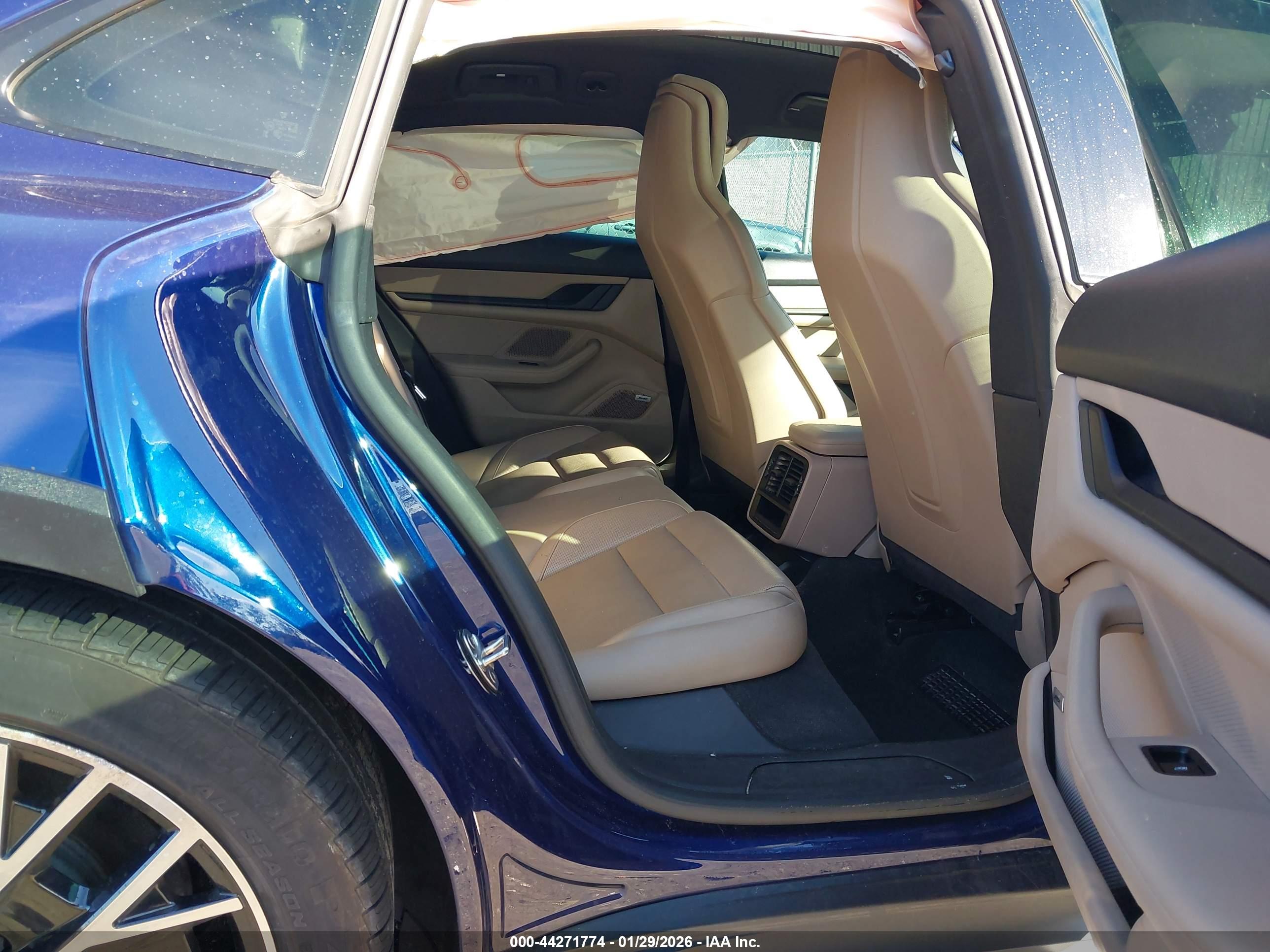 PORSCHE TAYCAN image 8