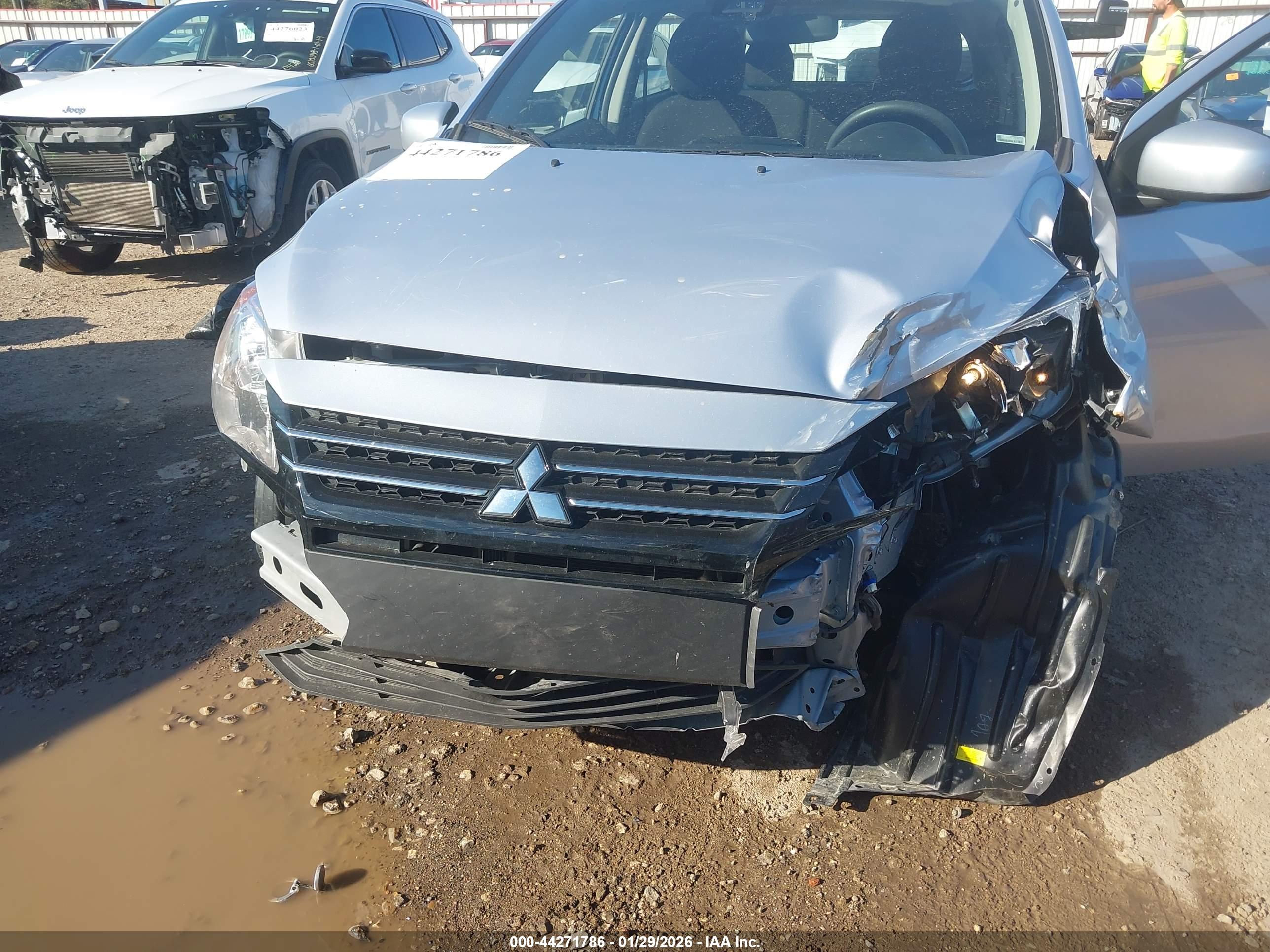 MITSUBISHI MIRAGE image 6