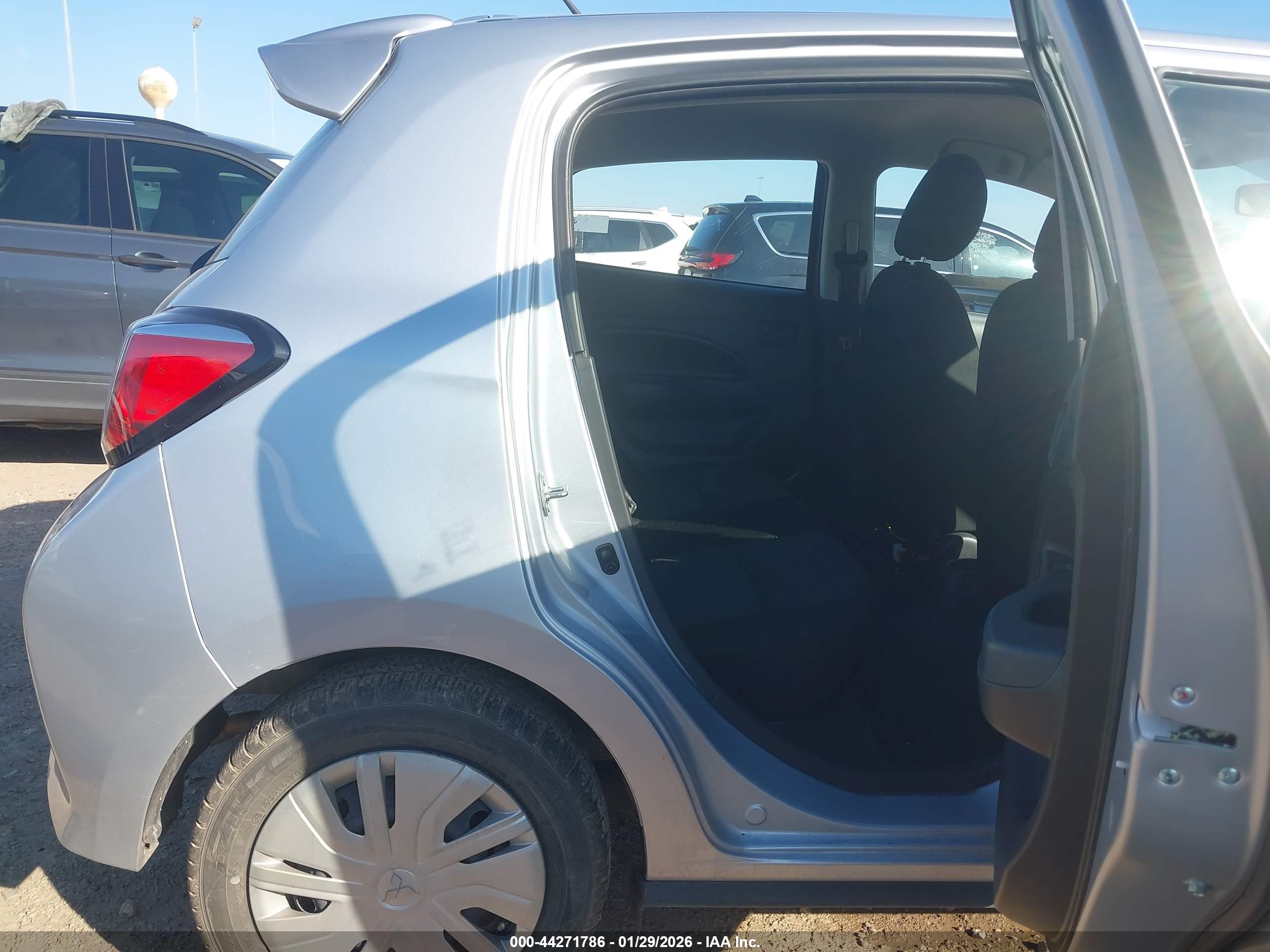 MITSUBISHI MIRAGE image 8