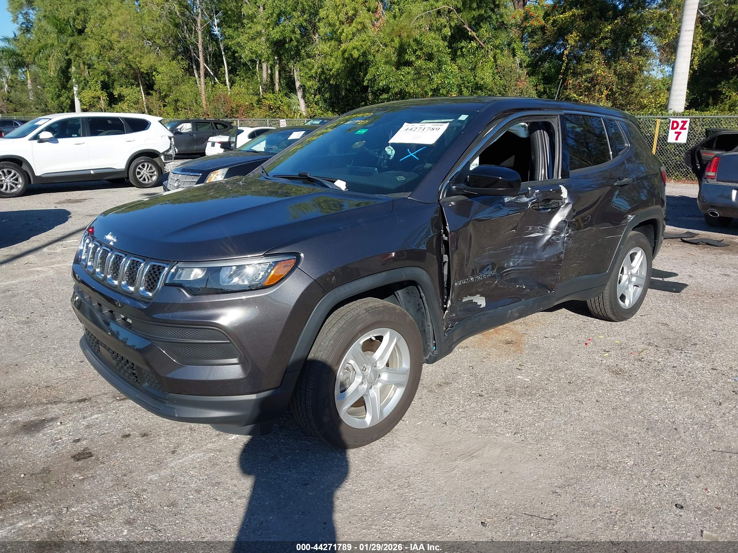 JEEP COMPASS image 2