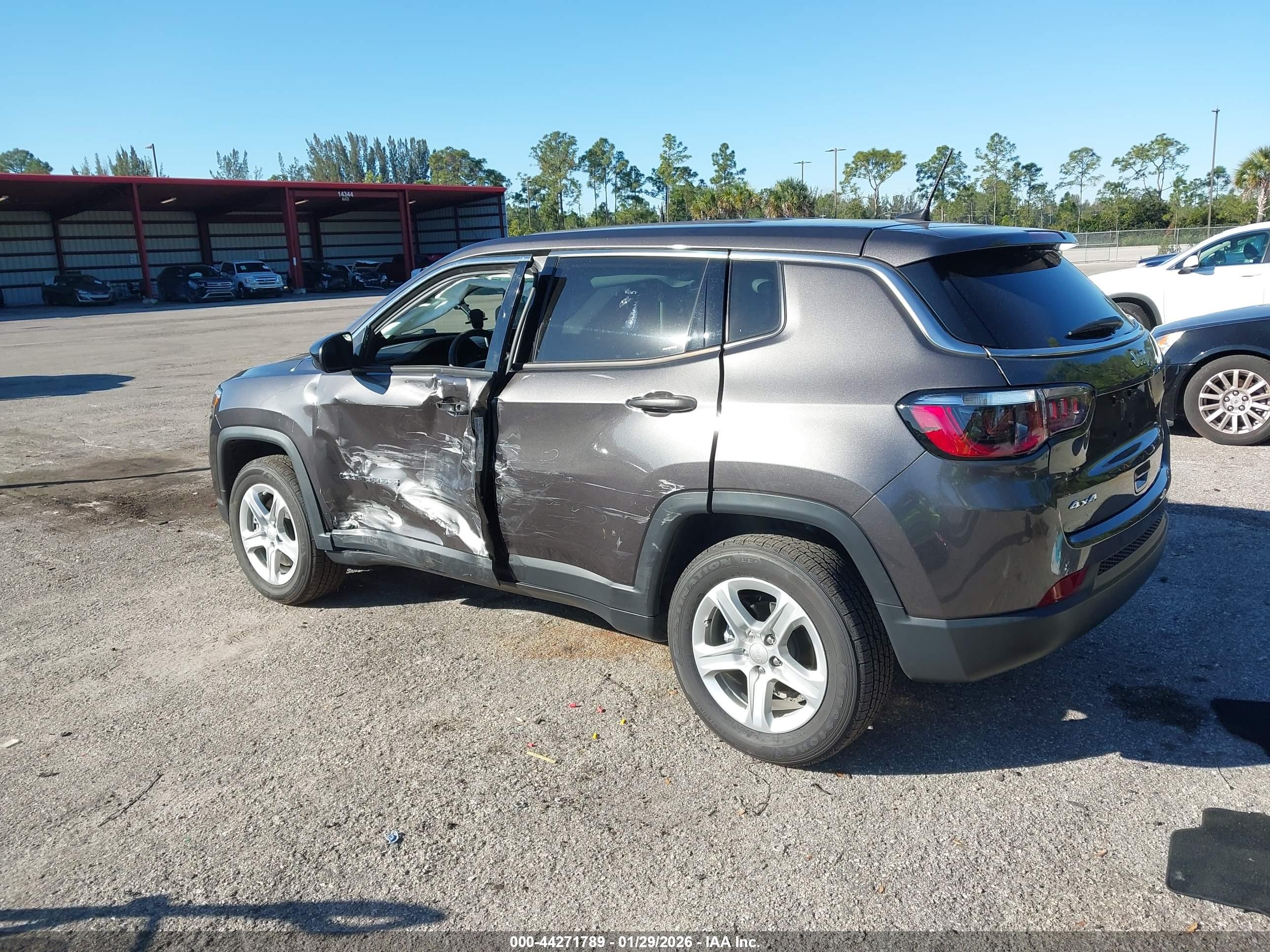 JEEP COMPASS image 3
