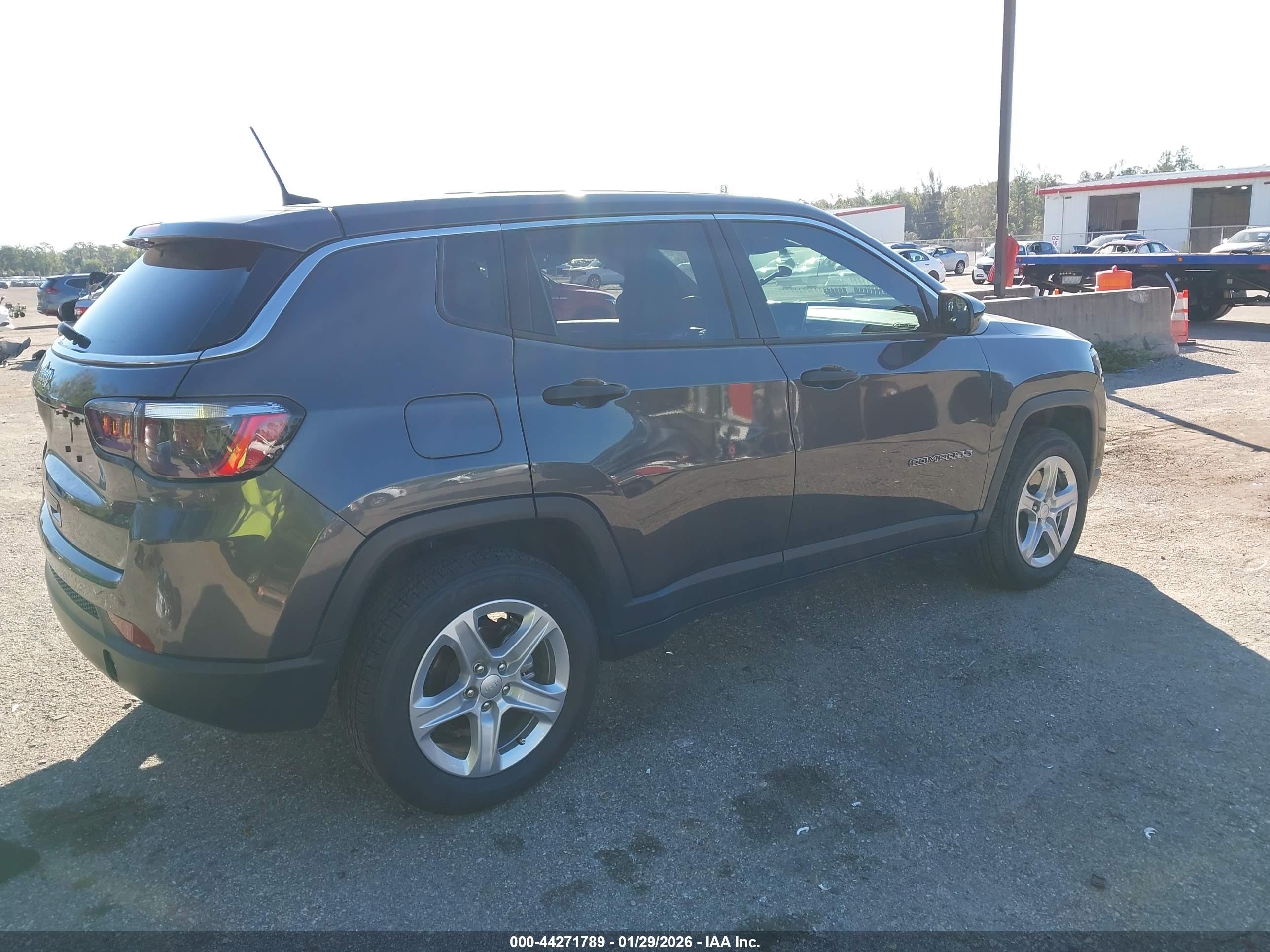 JEEP COMPASS image 4