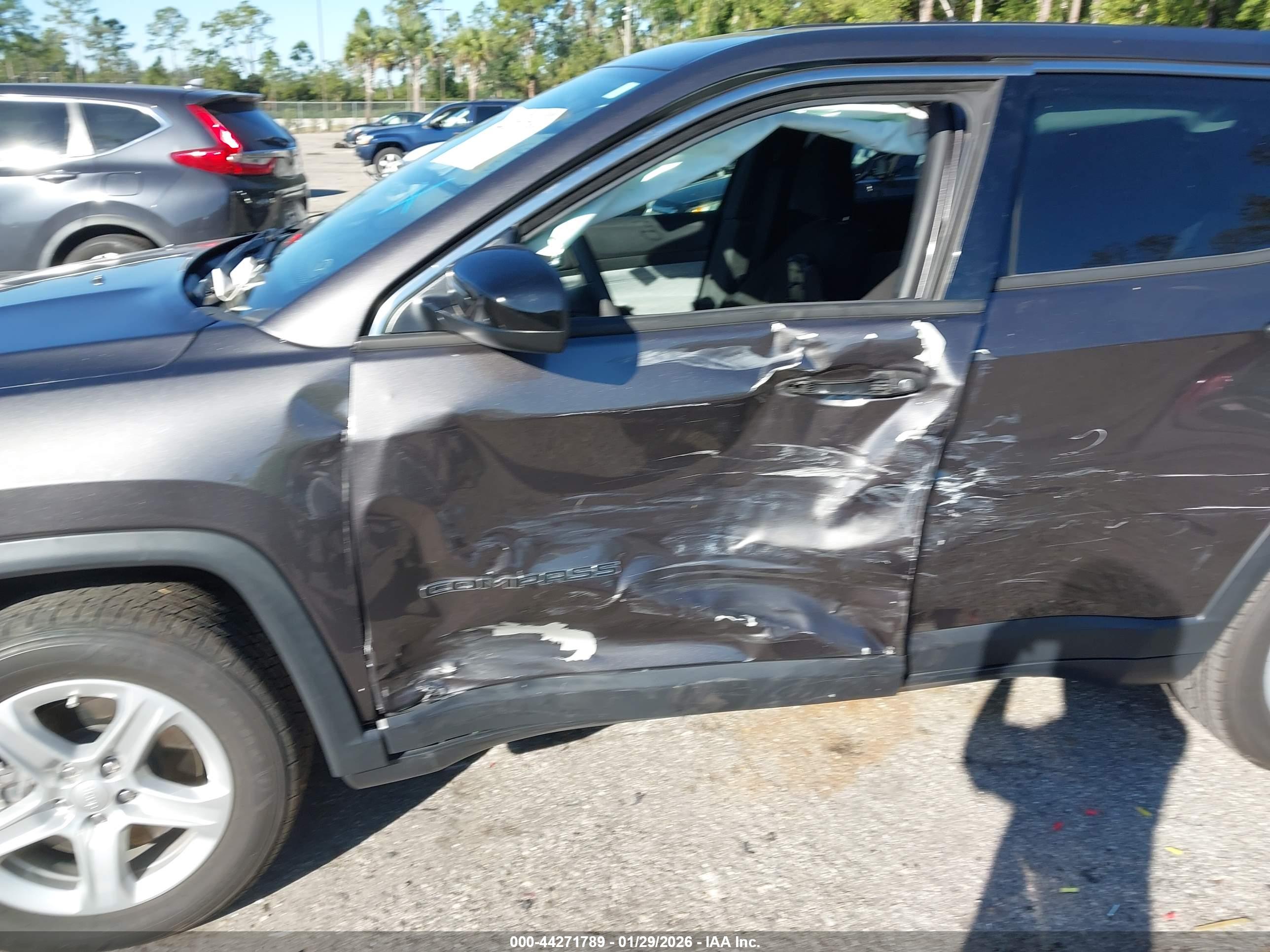 JEEP COMPASS image 6