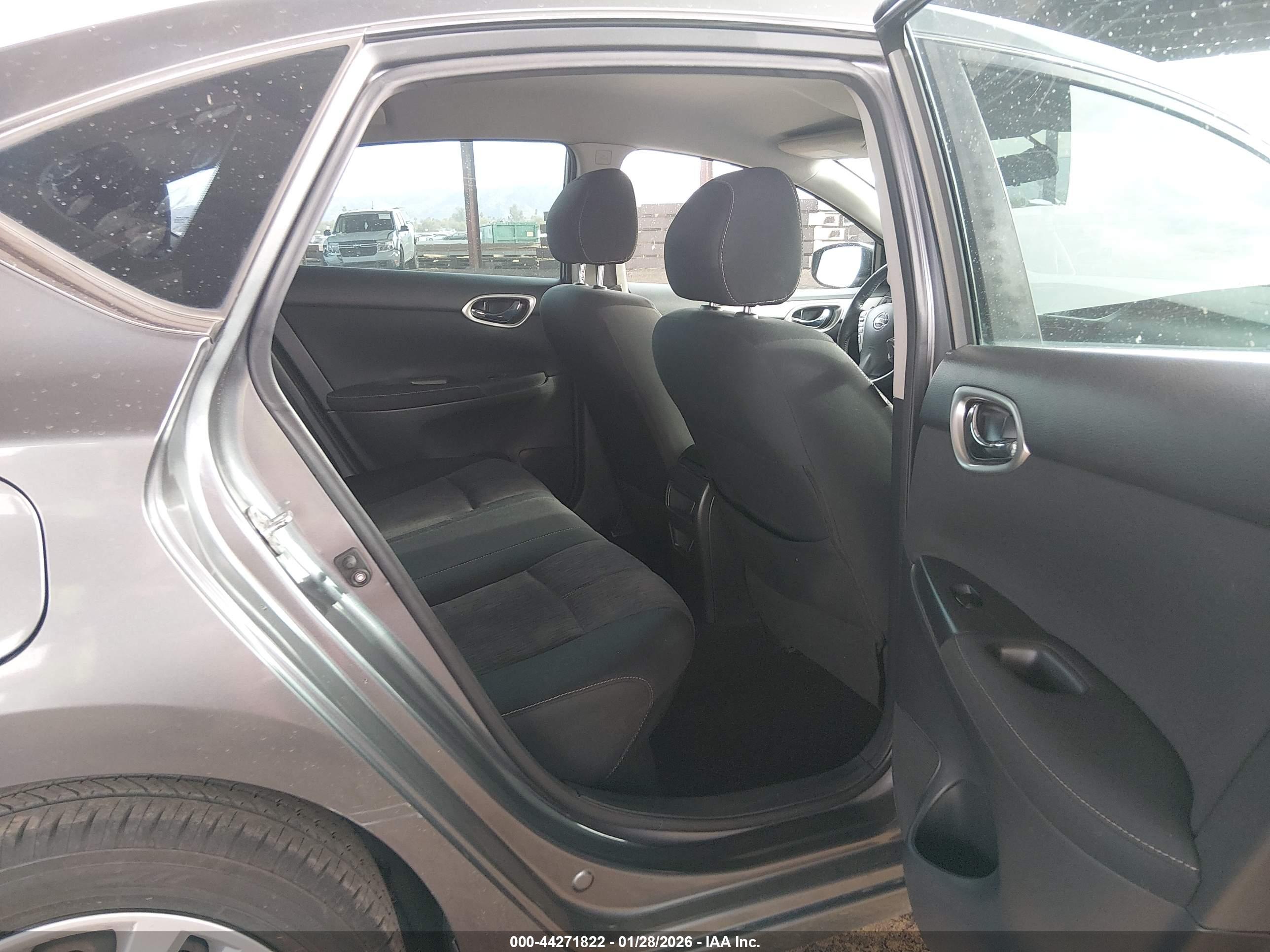 NISSAN SENTRA image 8