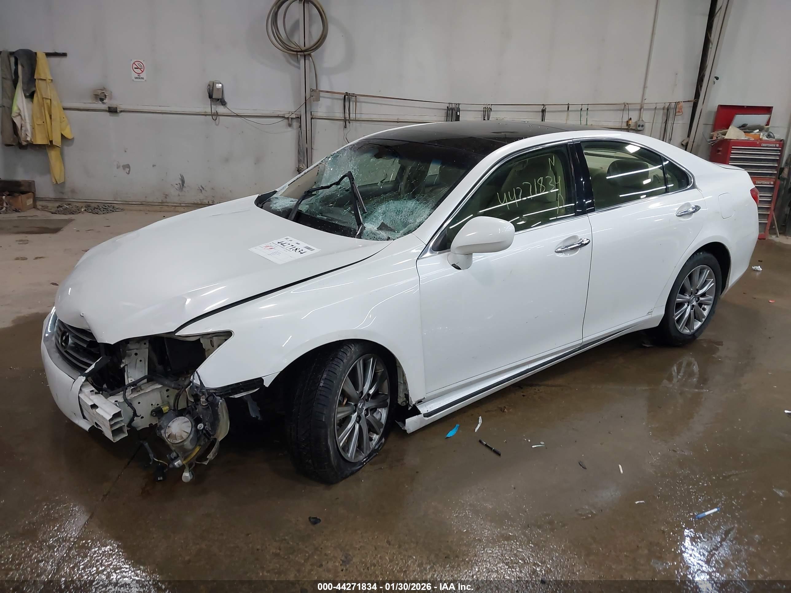 LEXUS ES image 2