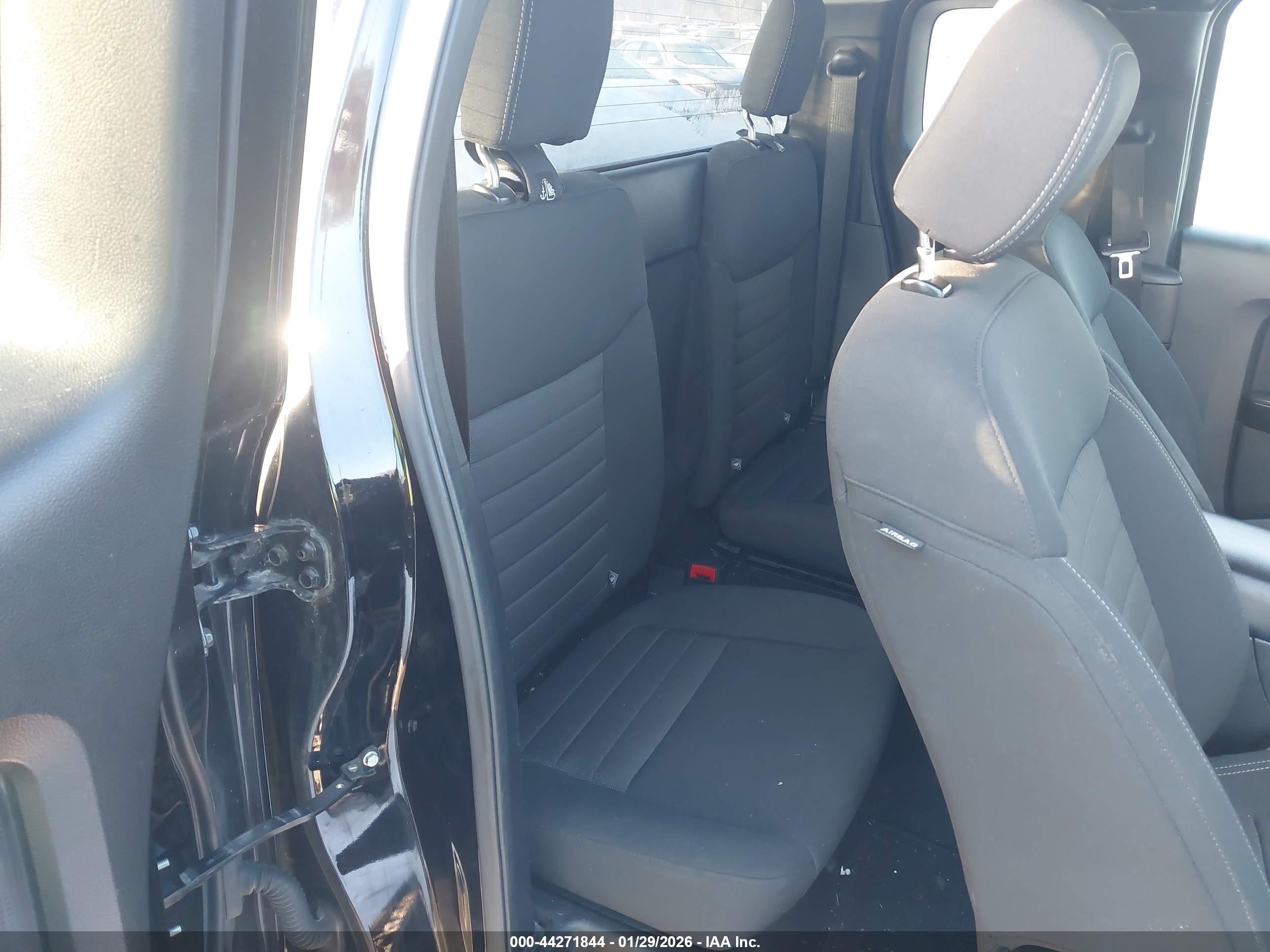 FORD RANGER image 8