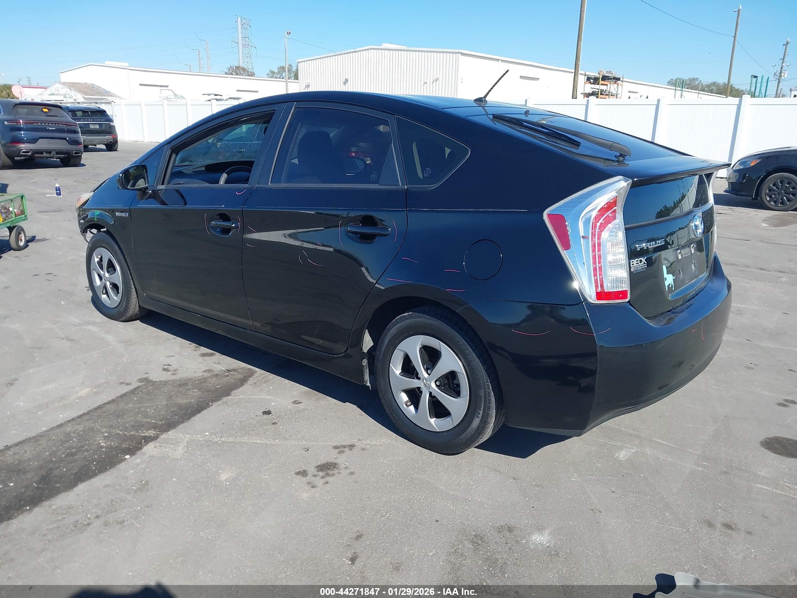 TOYOTA PRIUS image 3