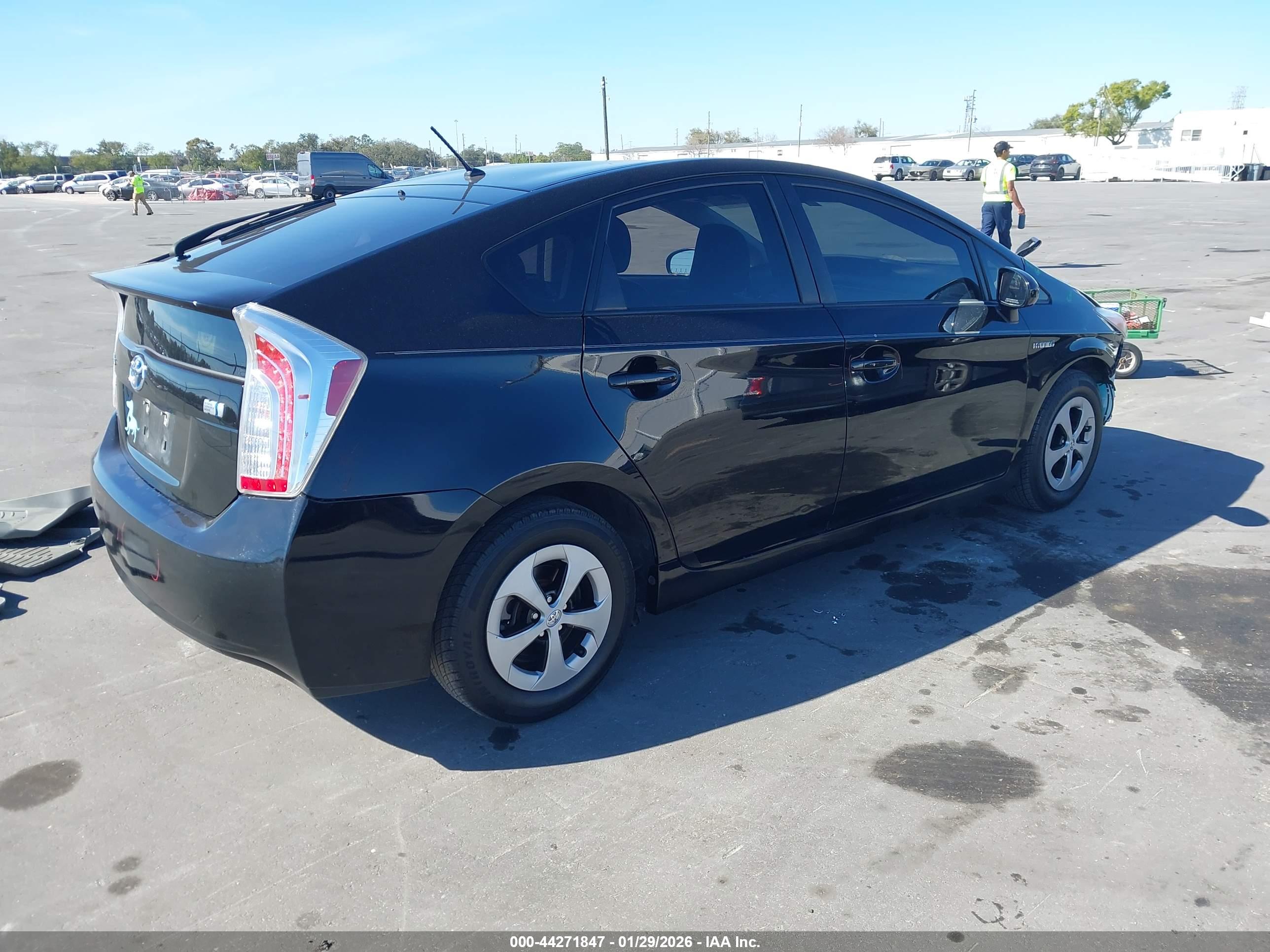 TOYOTA PRIUS image 4