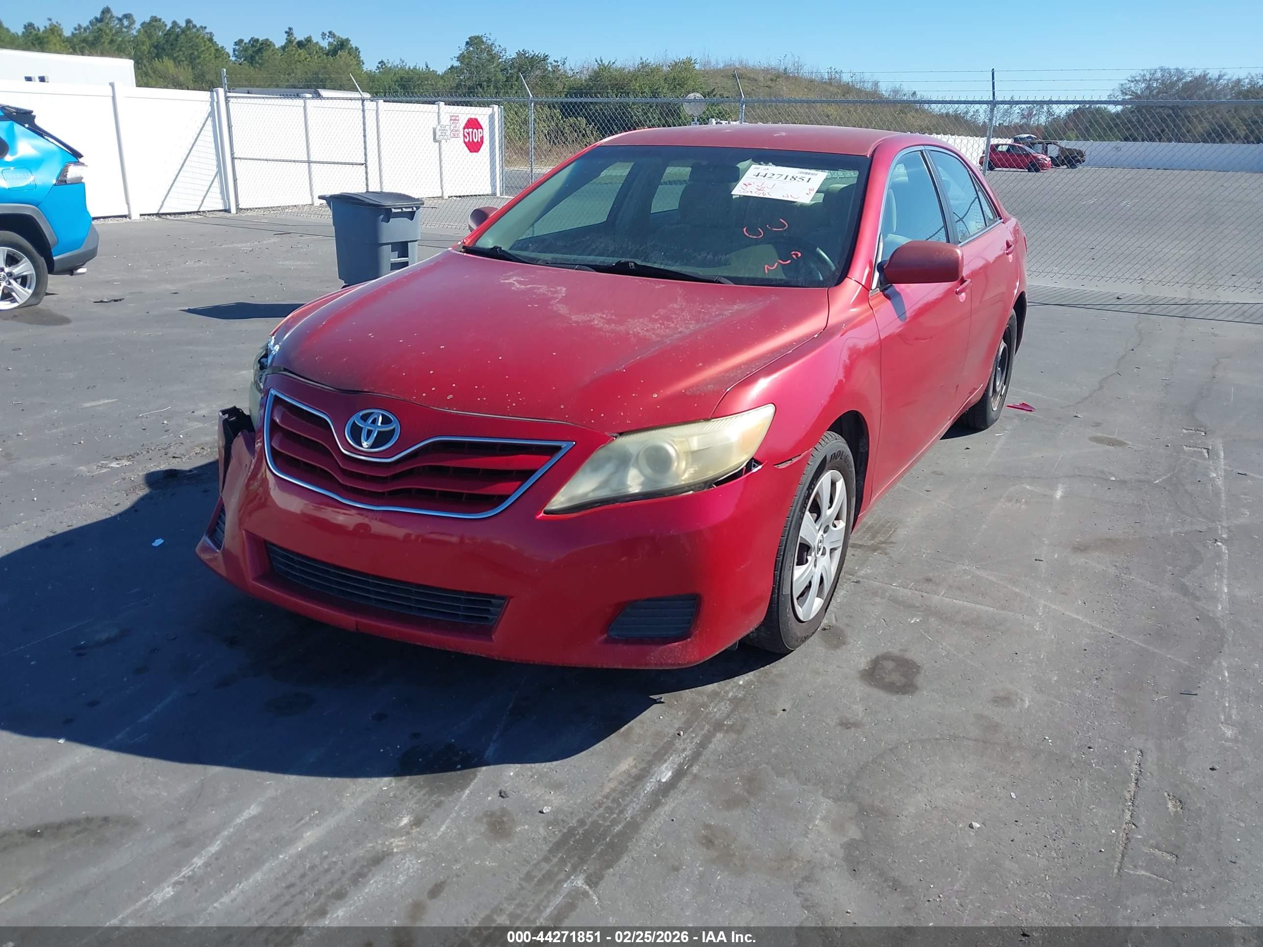TOYOTA CAMRY image 2