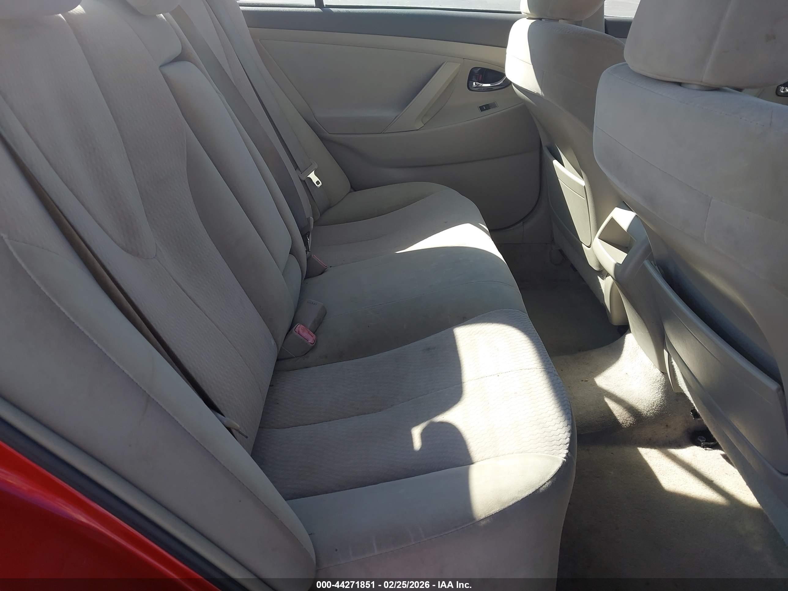 TOYOTA CAMRY image 8