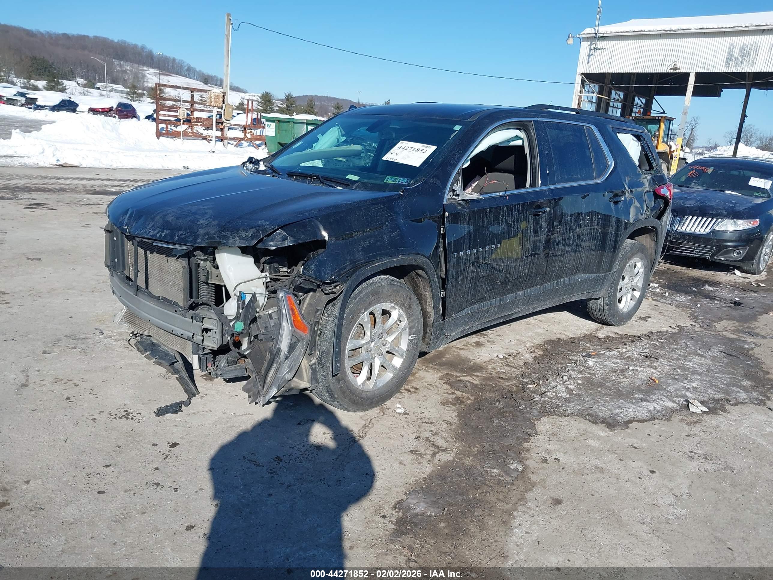 CHEVROLET TRAVERSE image 2