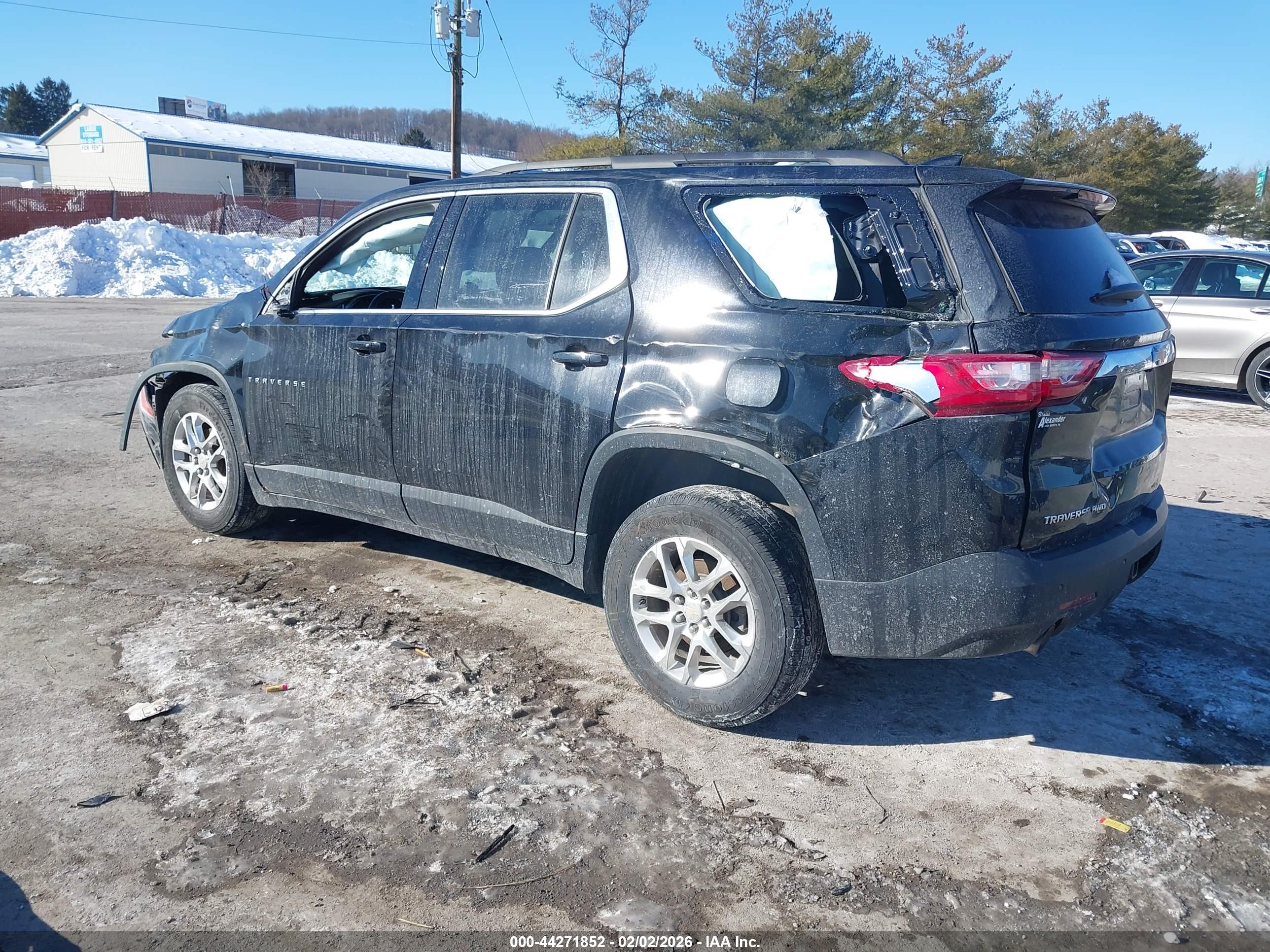 CHEVROLET TRAVERSE image 3