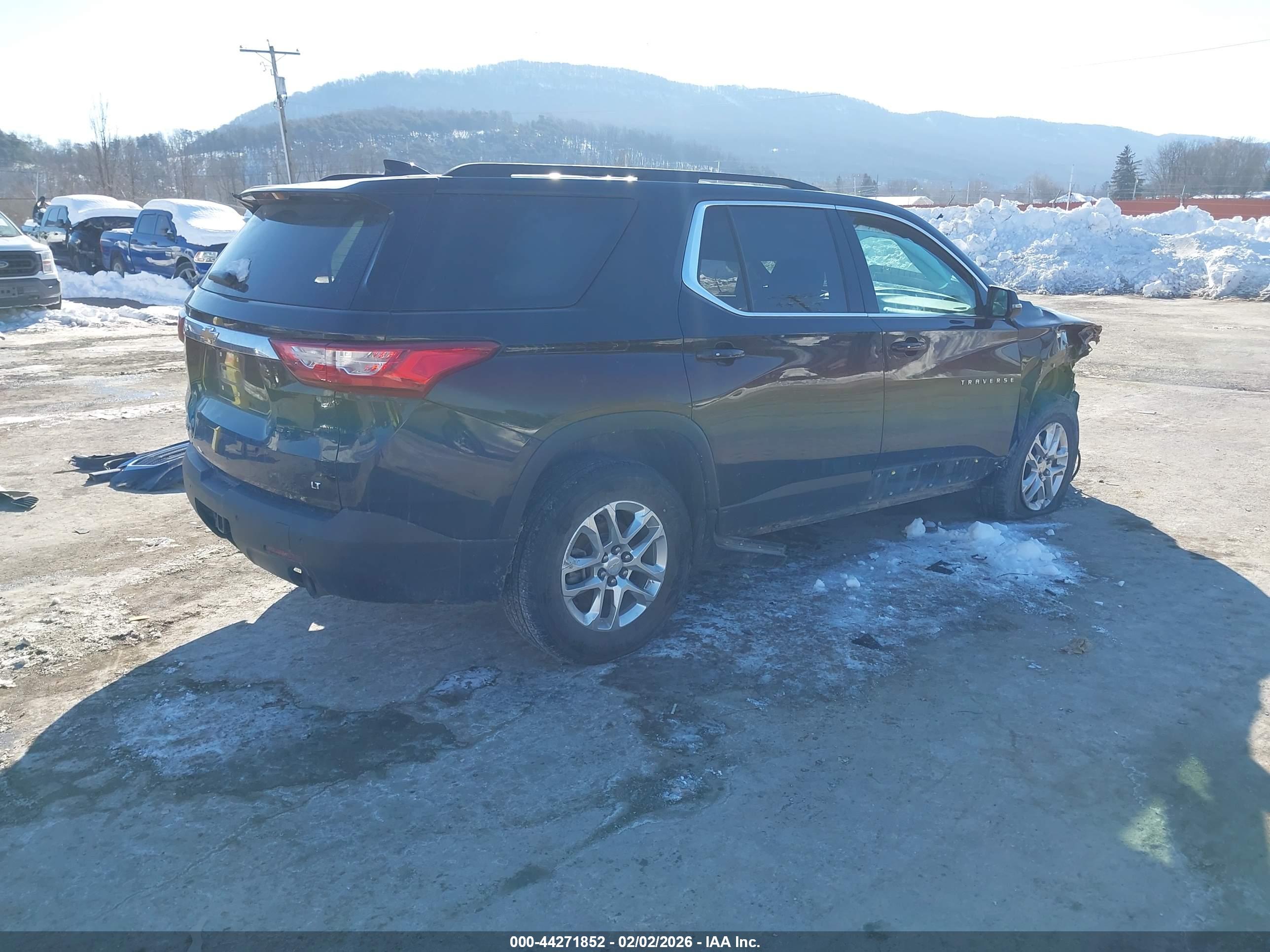CHEVROLET TRAVERSE image 4