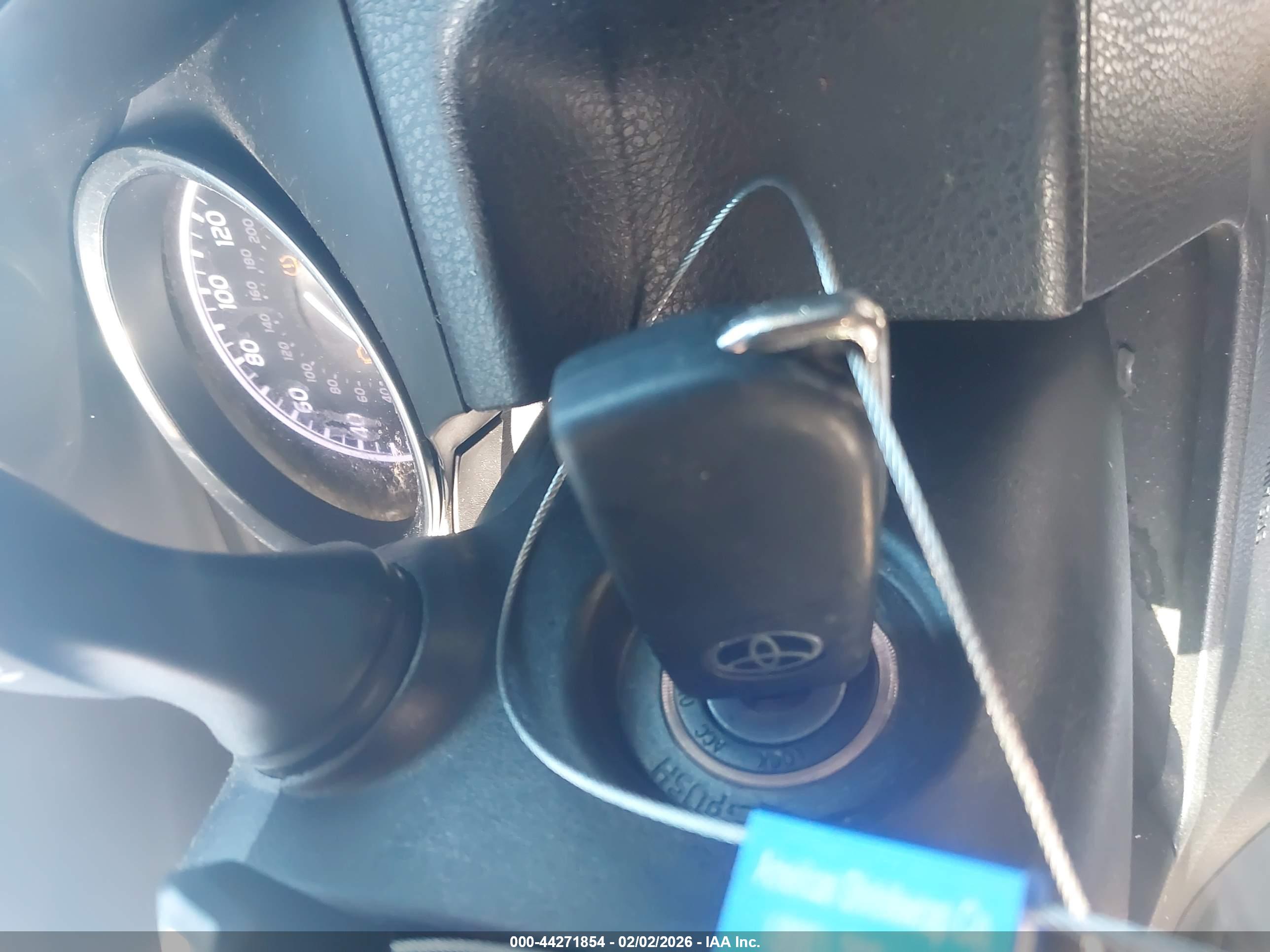 TOYOTA CAMRY image 11