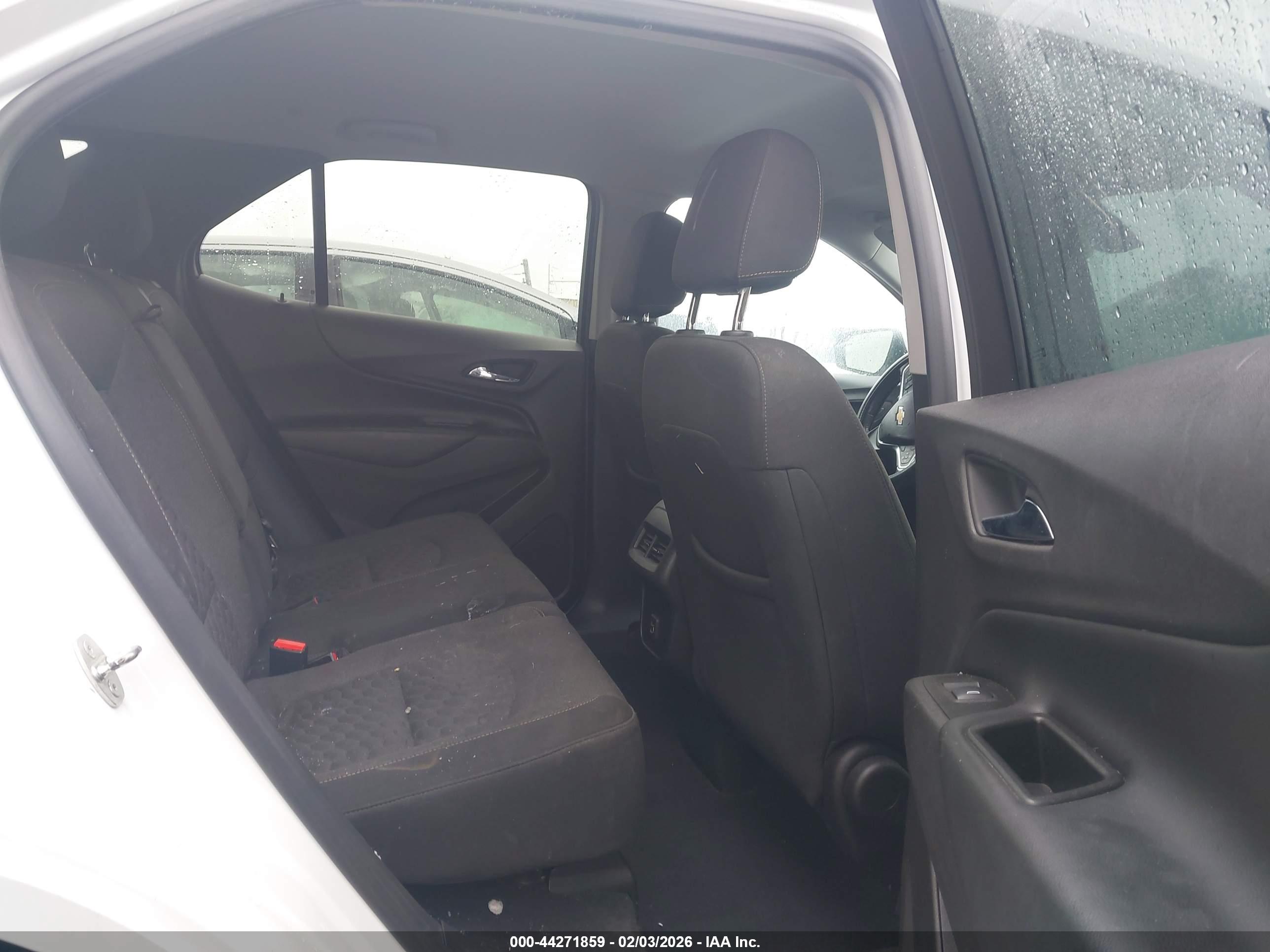 CHEVROLET EQUINOX image 8