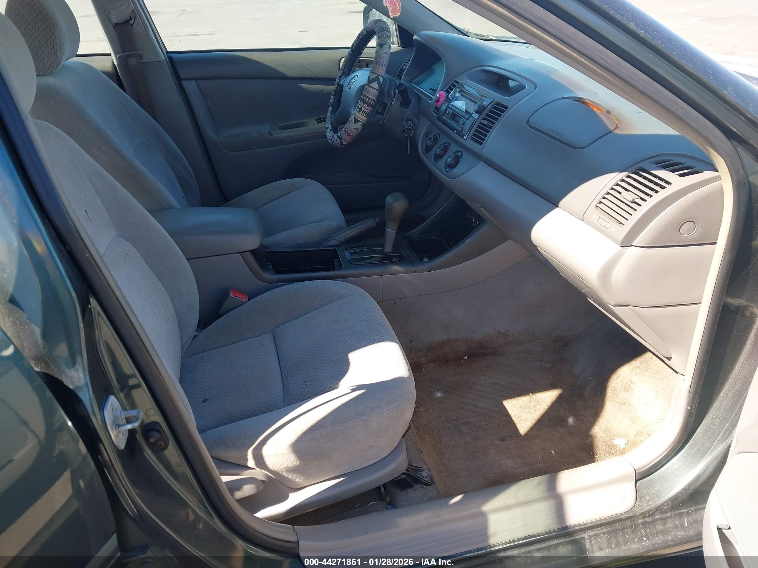 TOYOTA CAMRY image 5