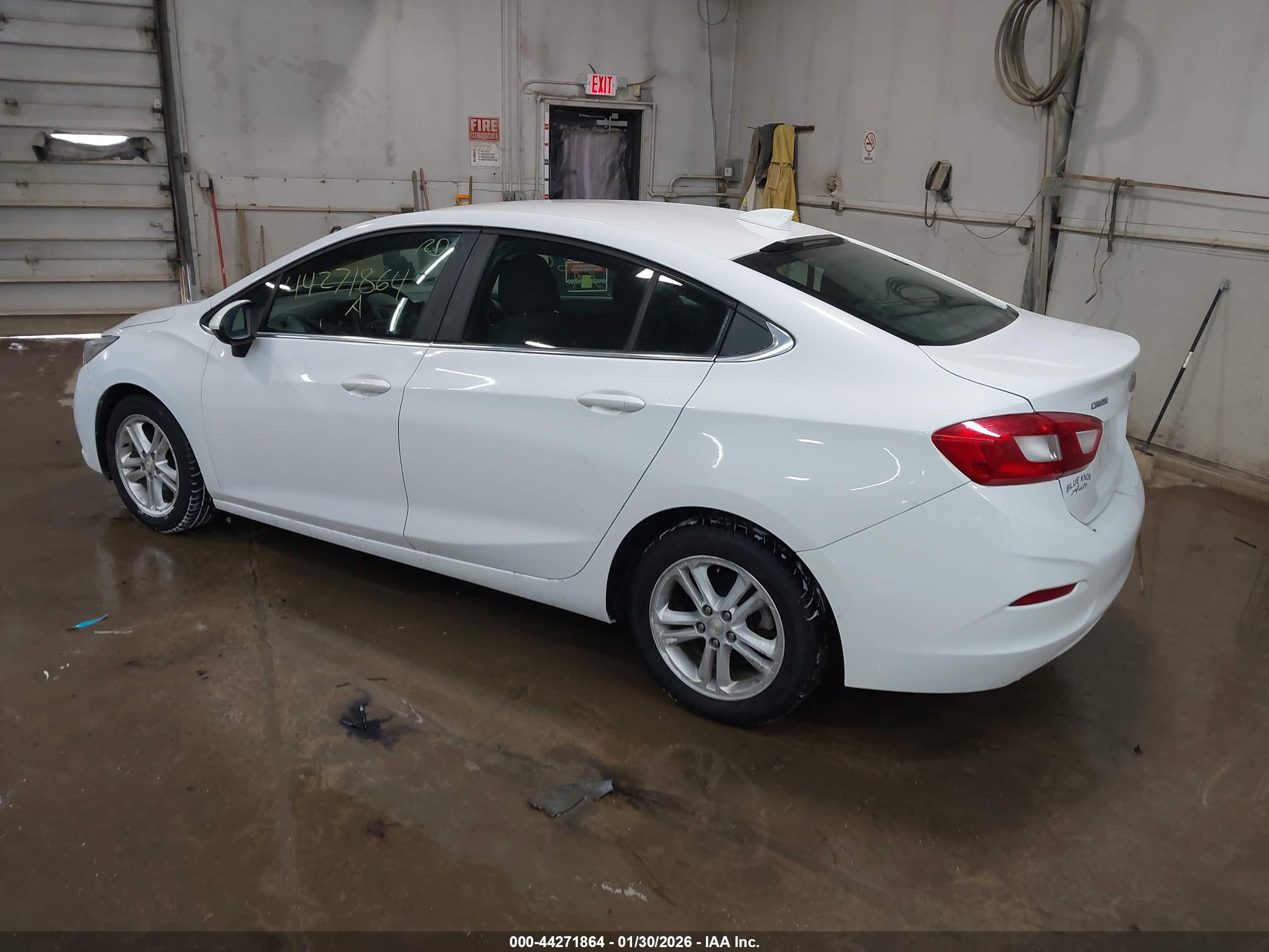 CHEVROLET CRUZE image 3