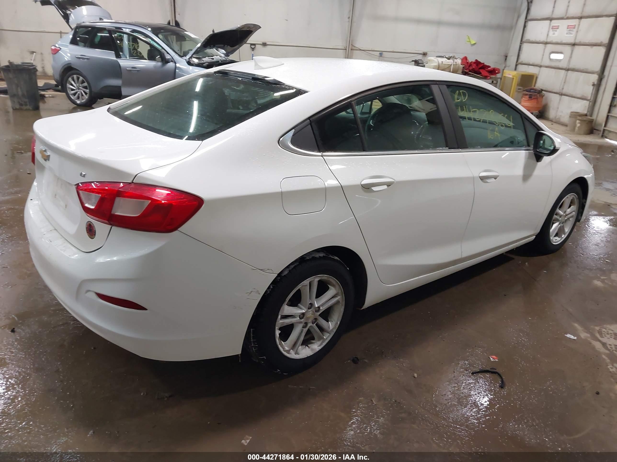 CHEVROLET CRUZE image 4