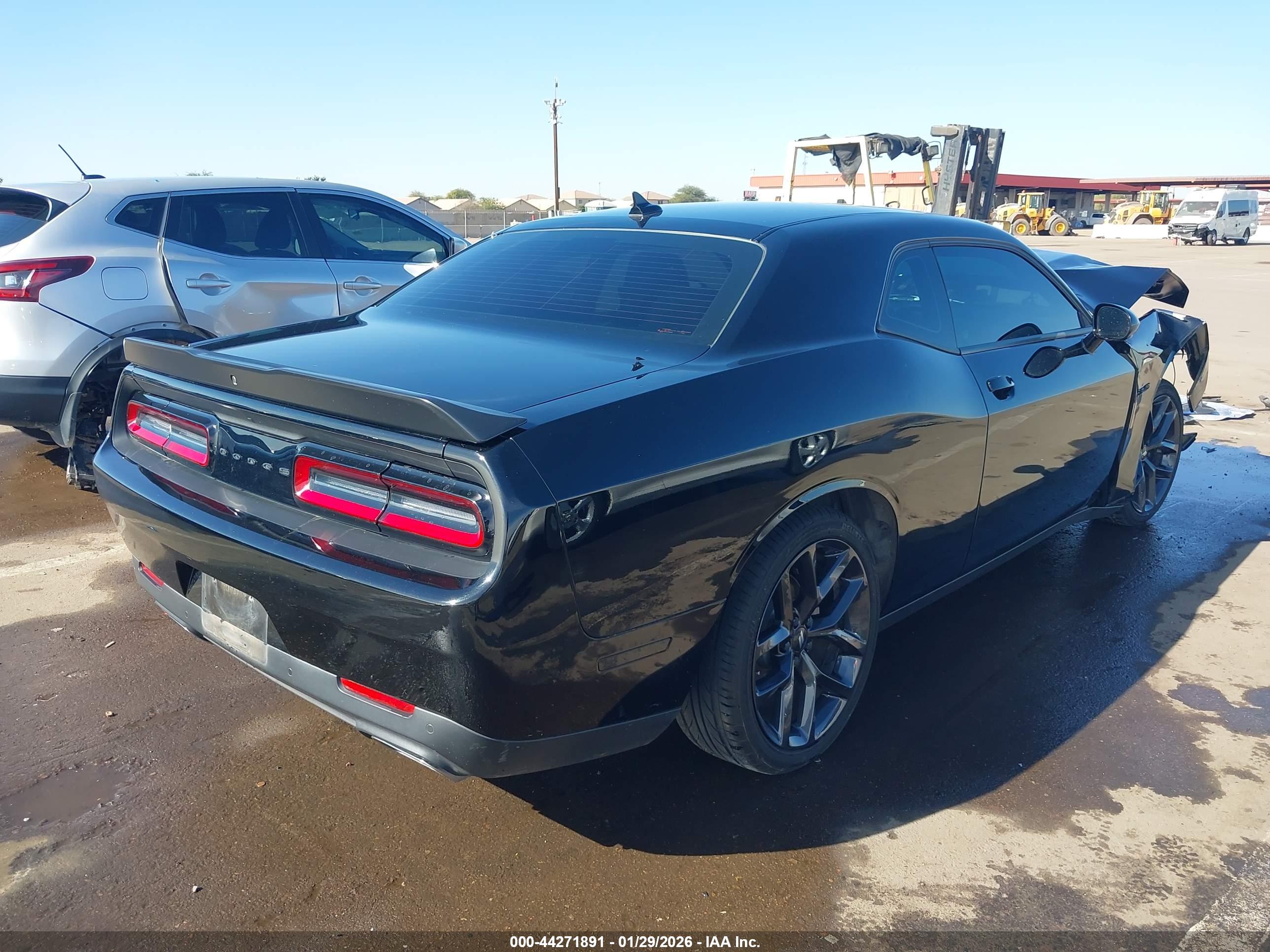 DODGE CHALLENGER image 4