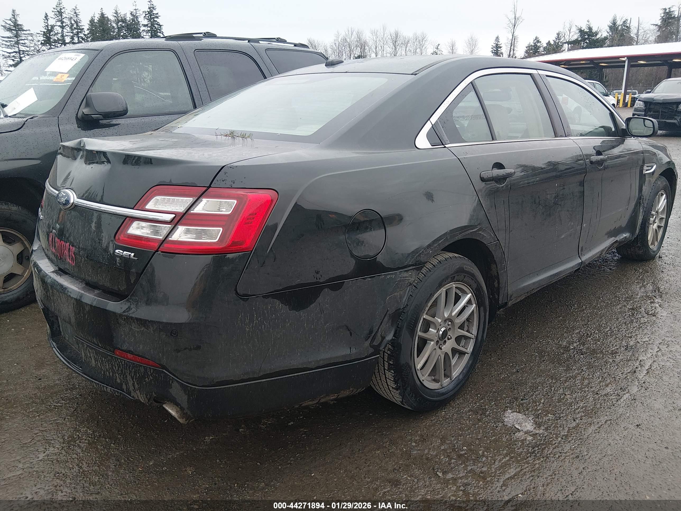 FORD TAURUS image 4