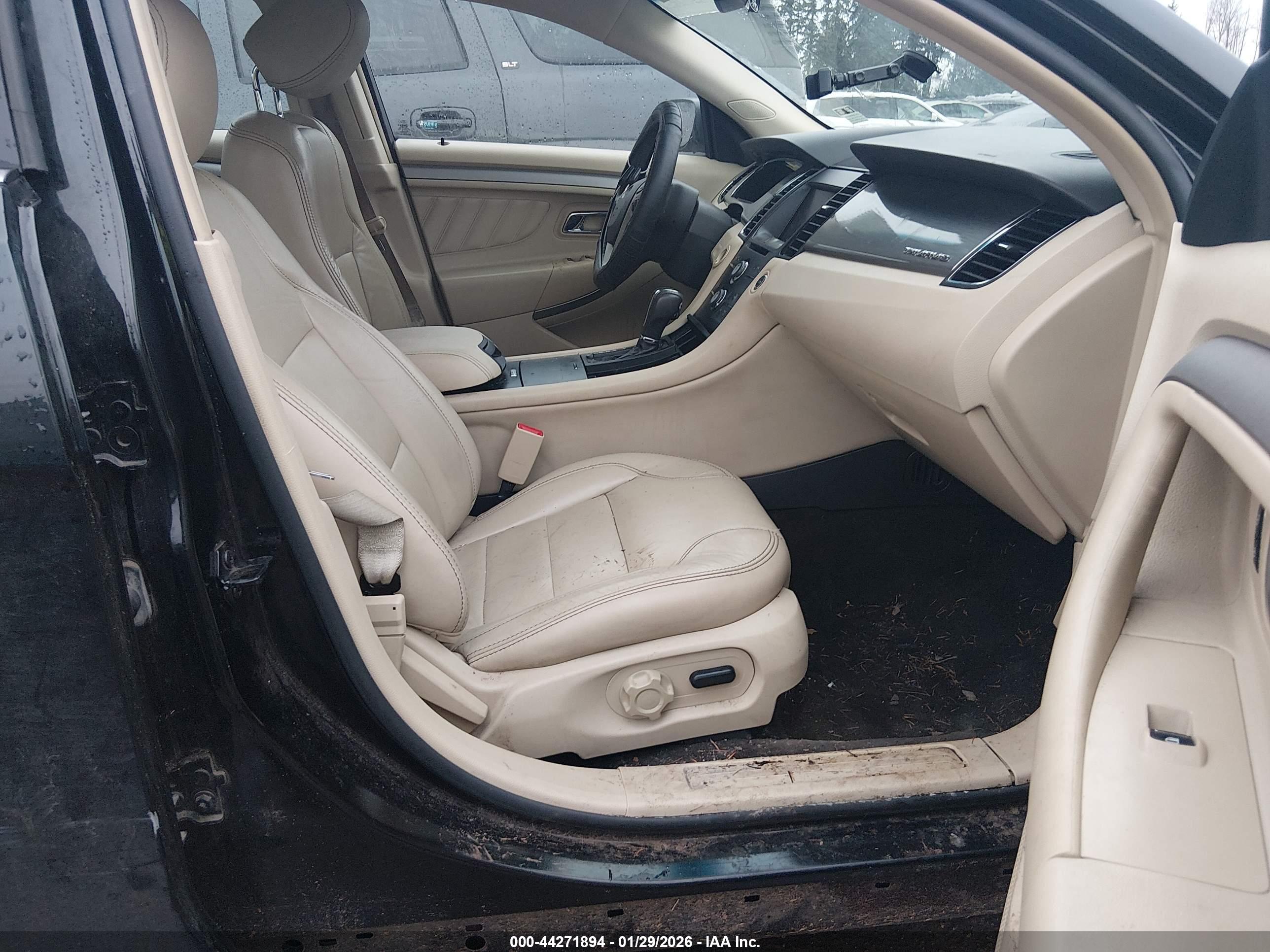 FORD TAURUS image 5