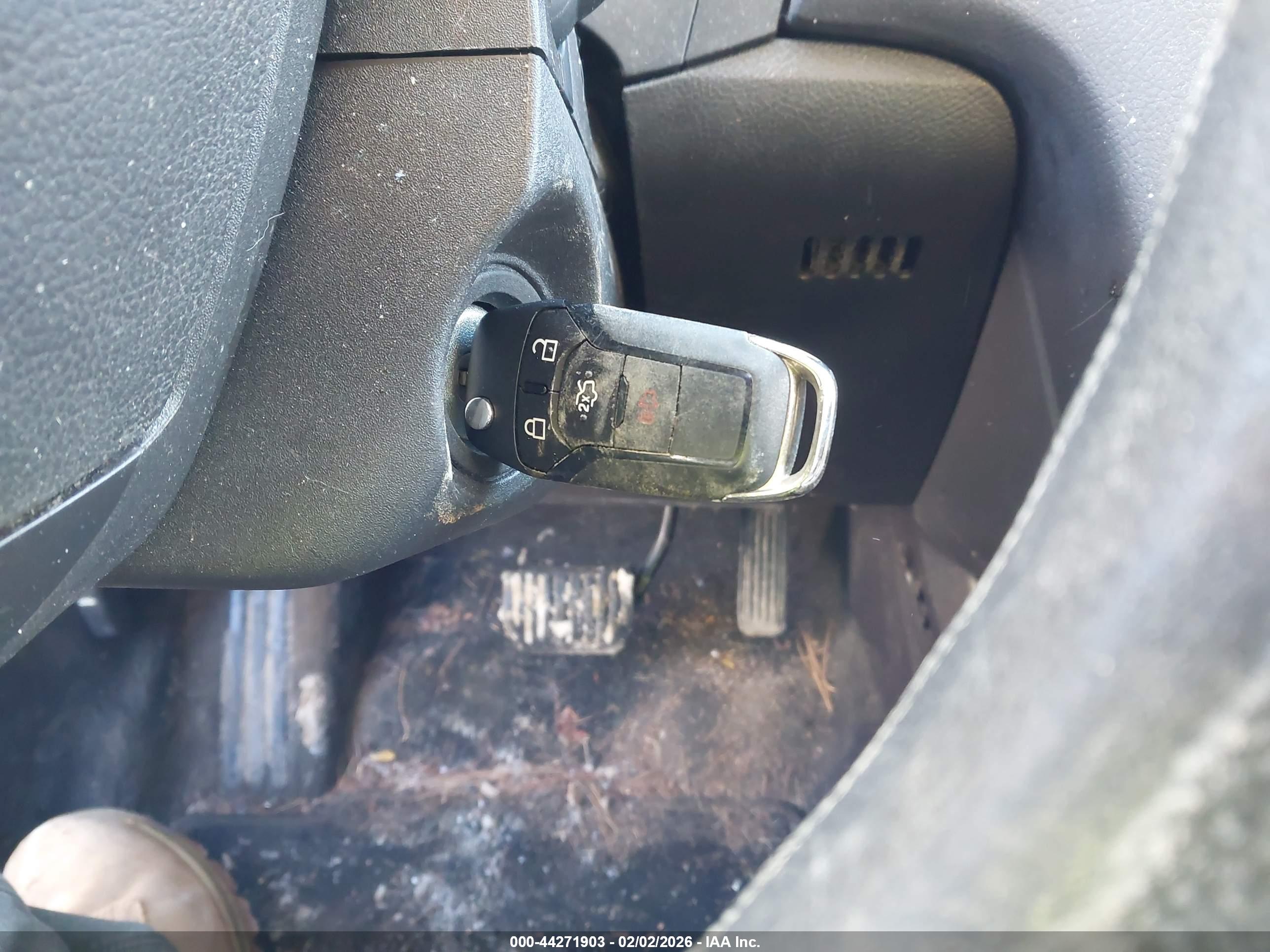 FORD FUSION image 11