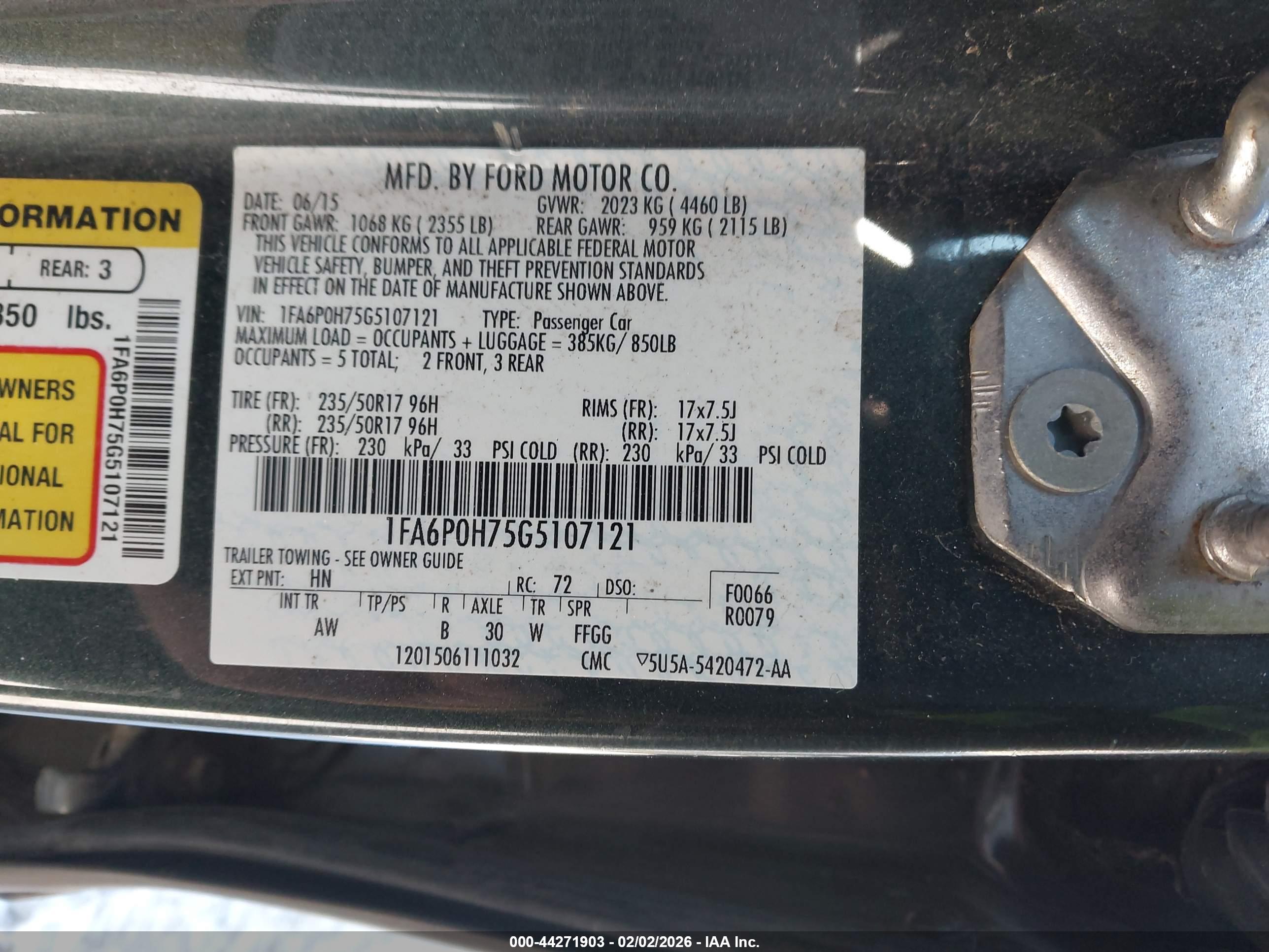 FORD FUSION image 9