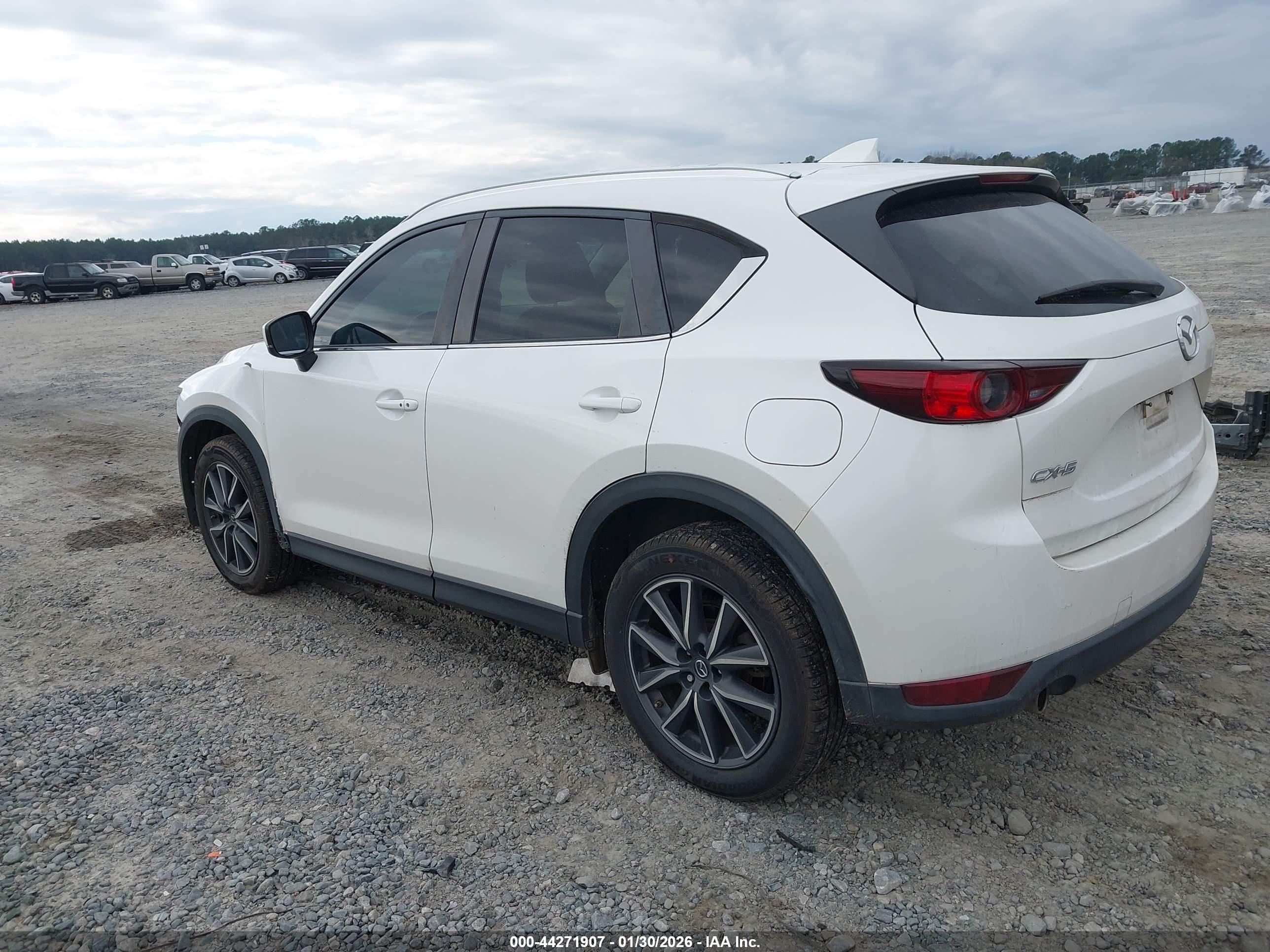 MAZDA CX-5 image 3