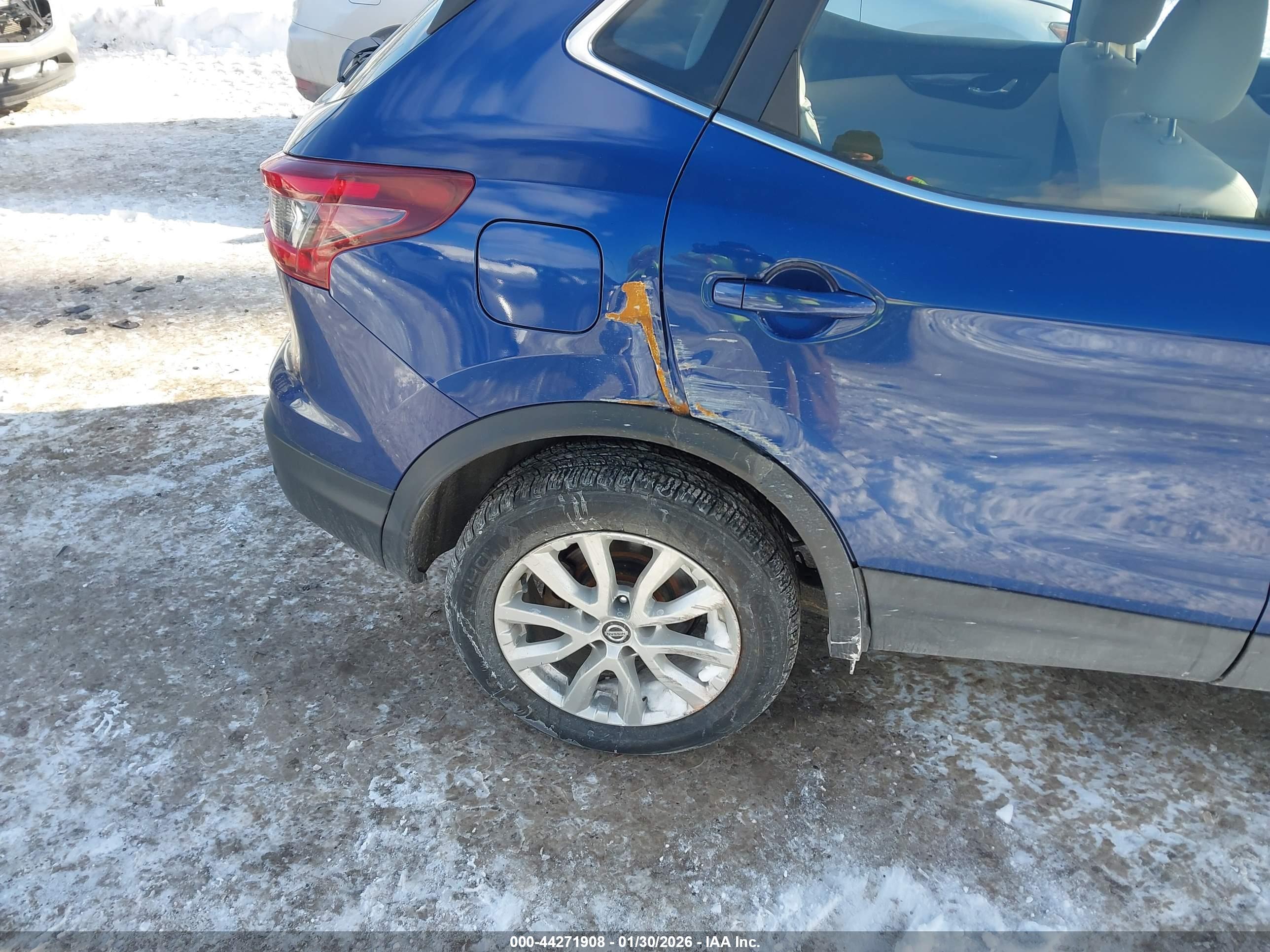 NISSAN ROGUE image 6