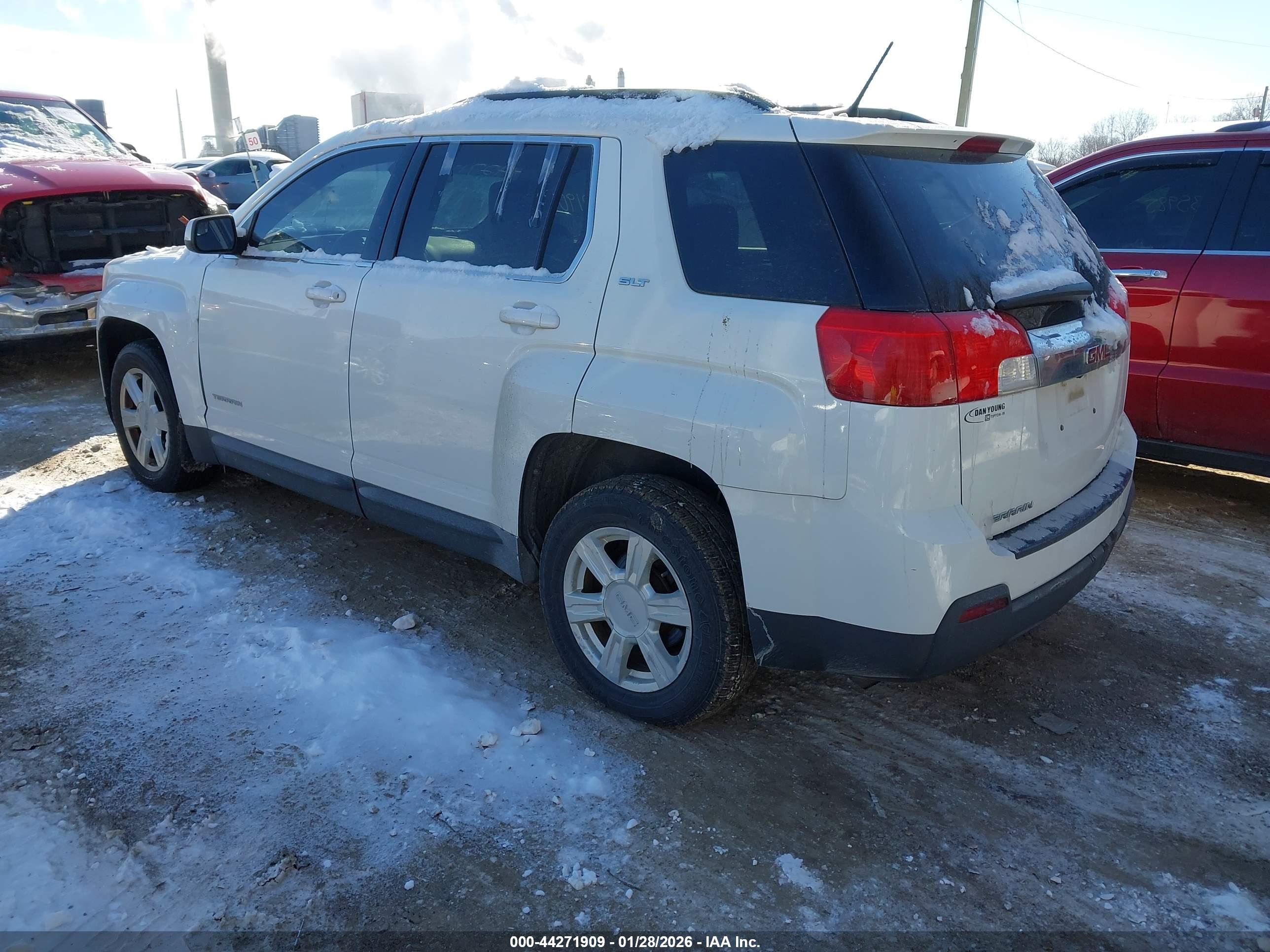 GMC TERRAIN image 3