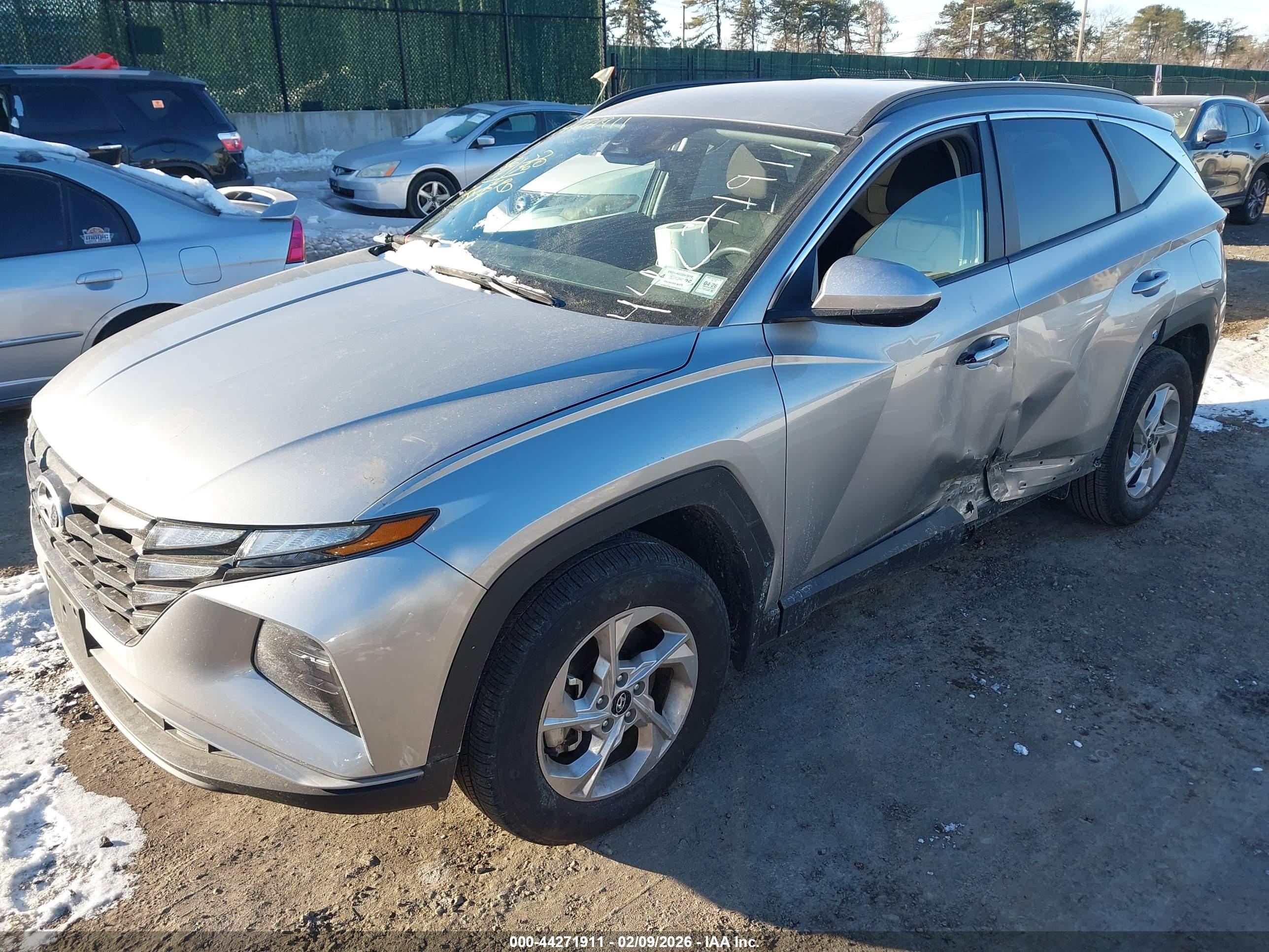 HYUNDAI TUCSON image 2