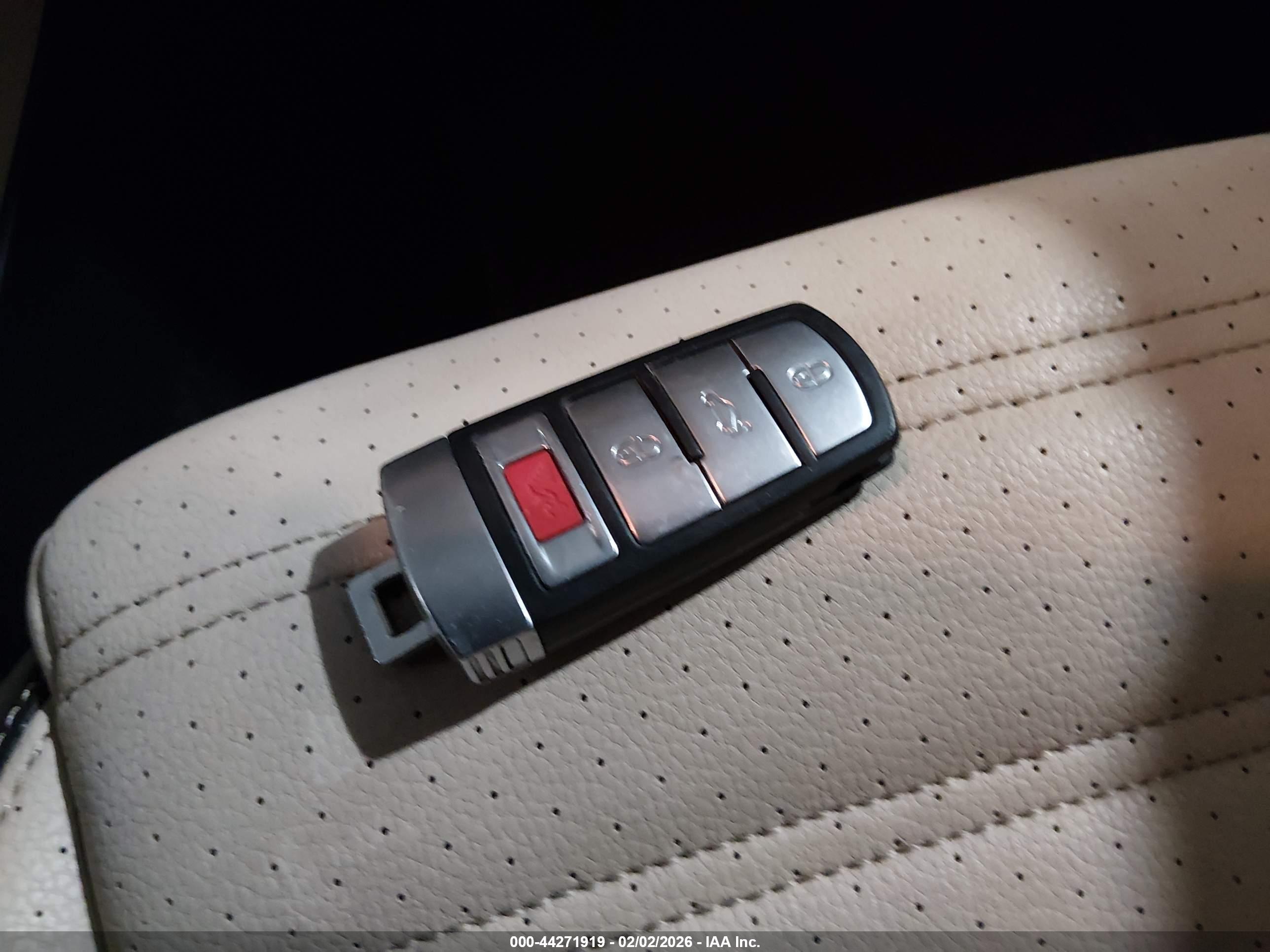 VOLKSWAGEN CC image 11
